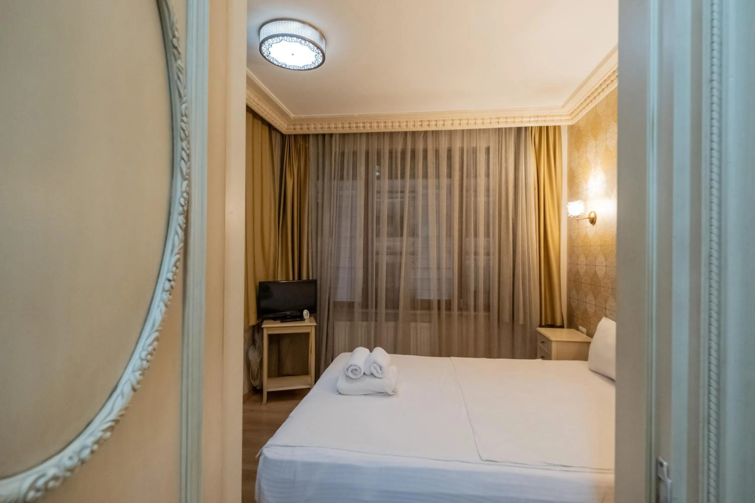 Photo of the whole room, Bed in Felicity Hotel İstanbul