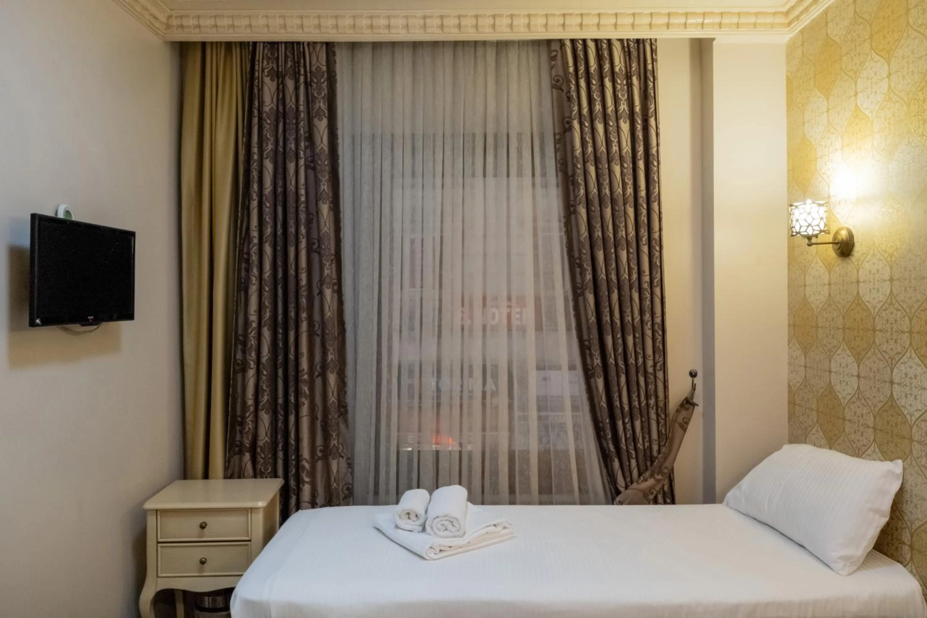 Bed in Felicity Hotel İstanbul