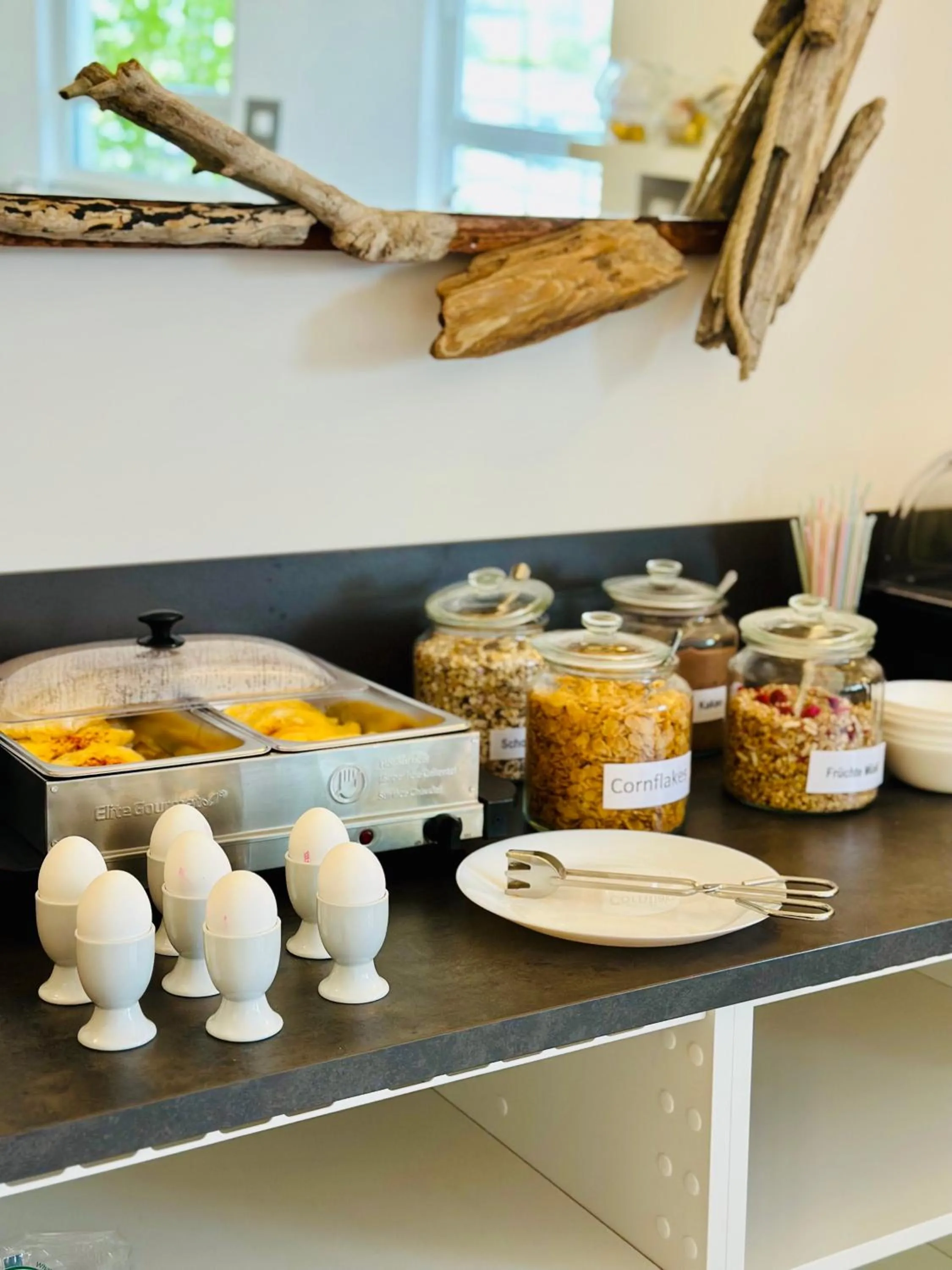 Buffet breakfast in Elha Hotel