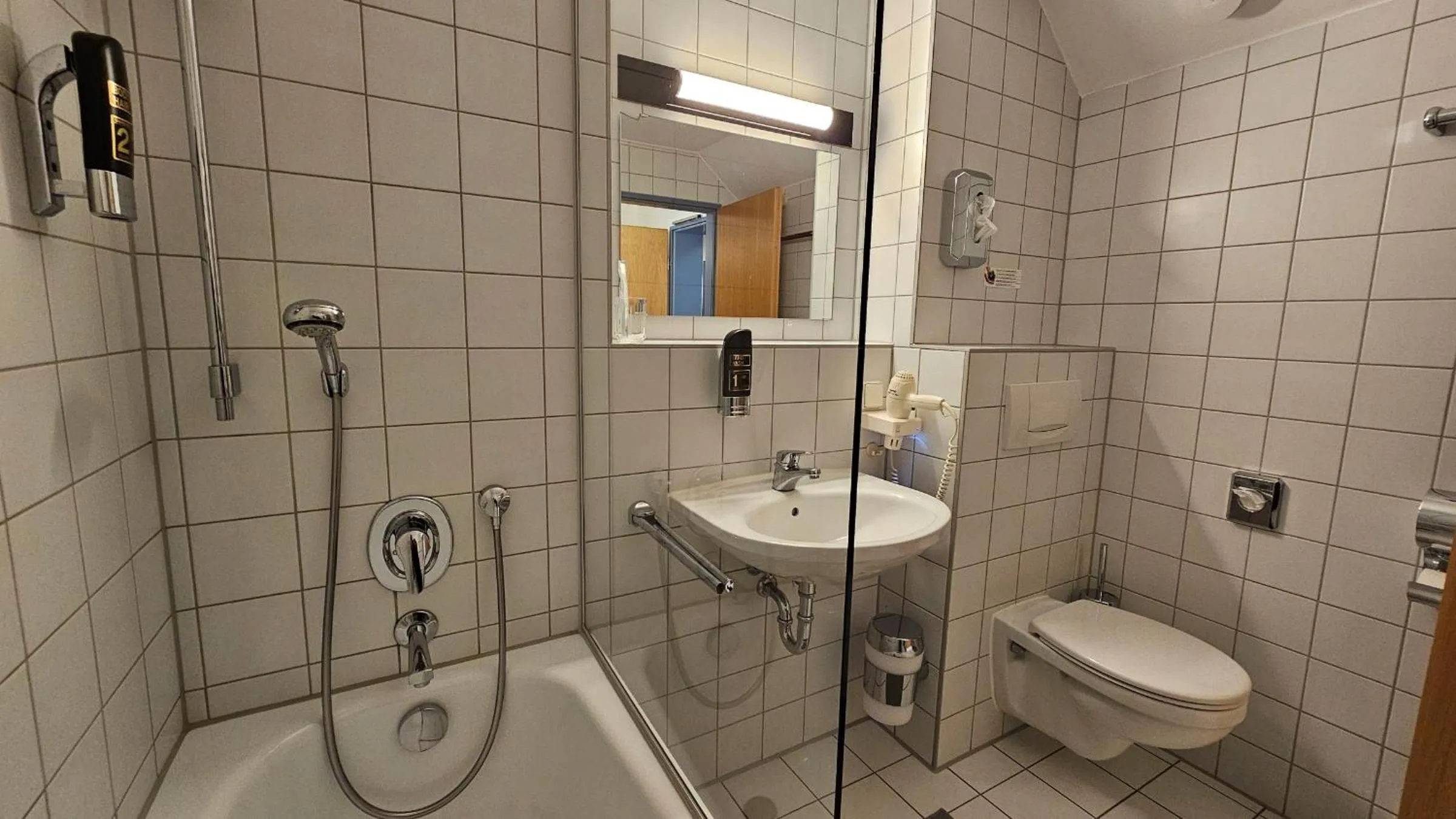 Shower in Elha Hotel