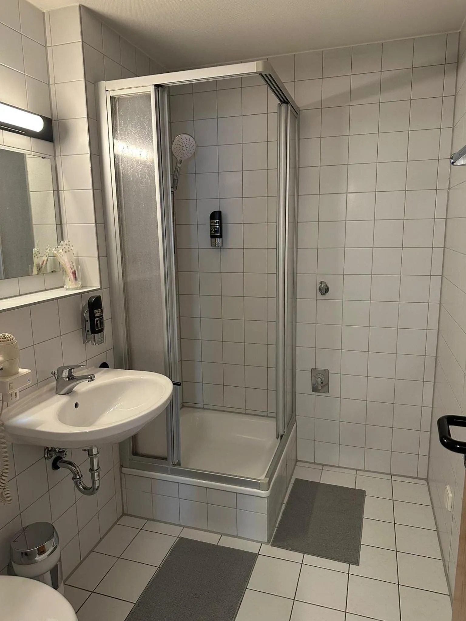 Shower in Elha Hotel