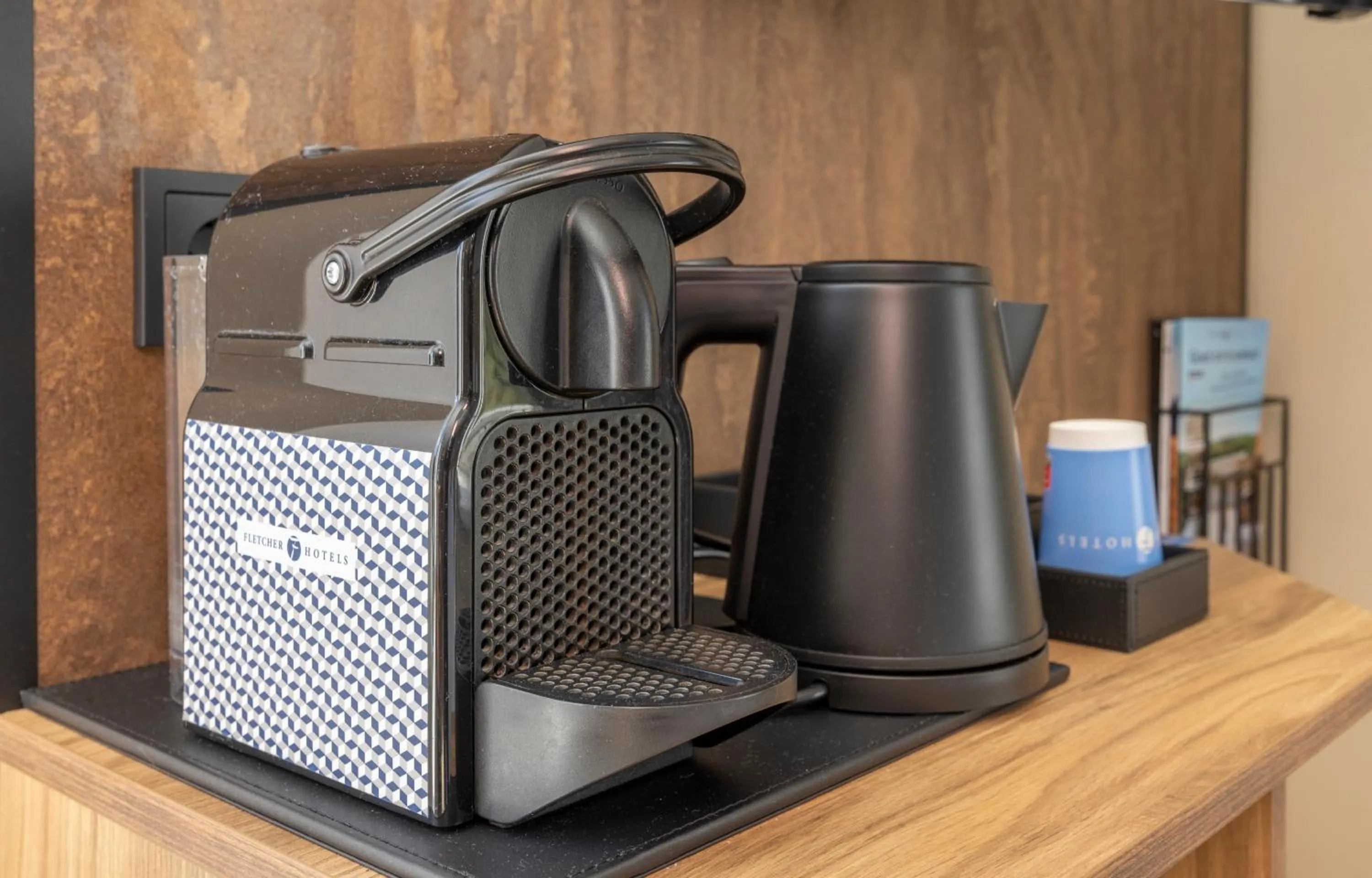 Coffee/tea facilities in Fletcher Hotel Restaurant De Eese