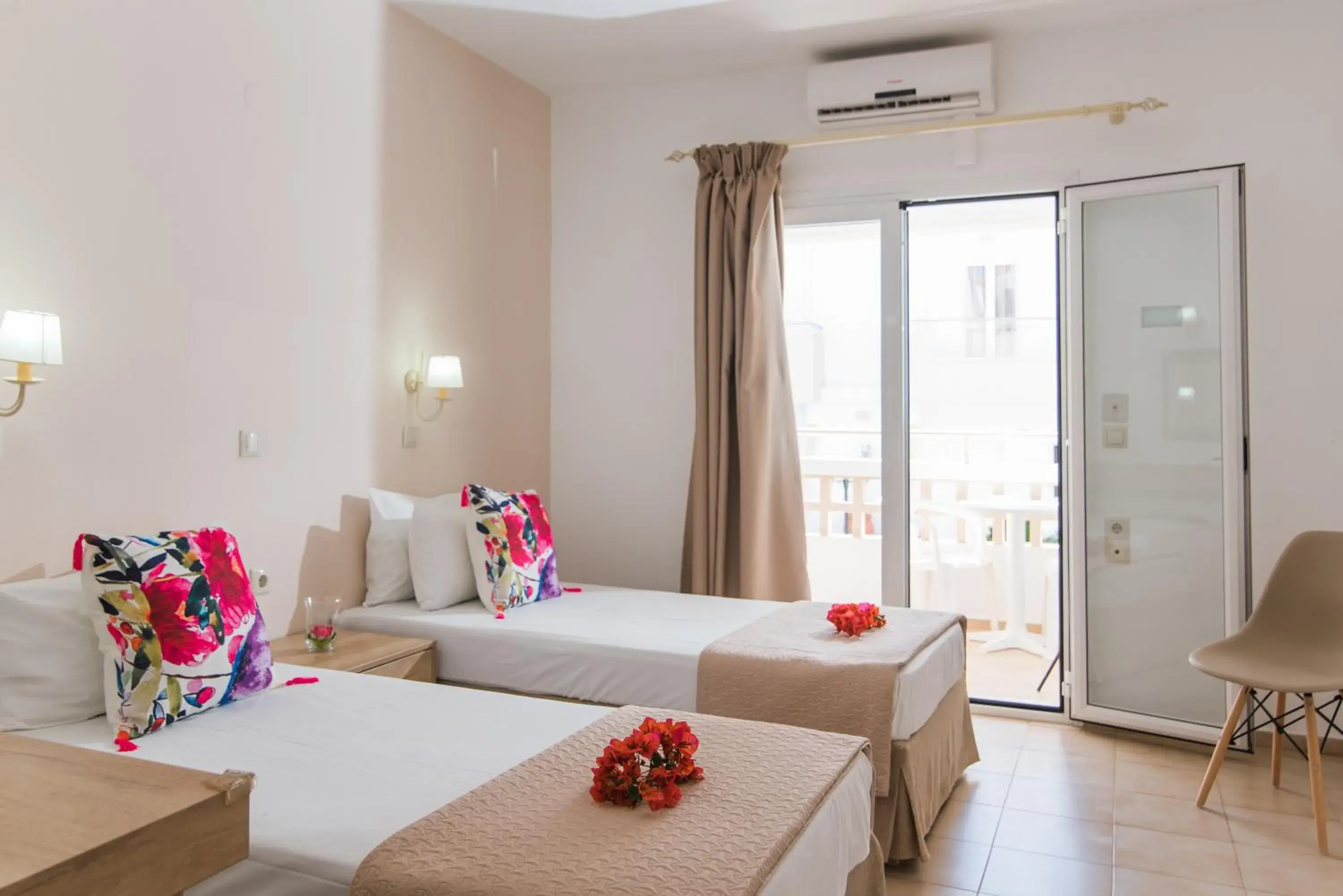 Bed in Emerald Hotel Bed in Emerald Hotel