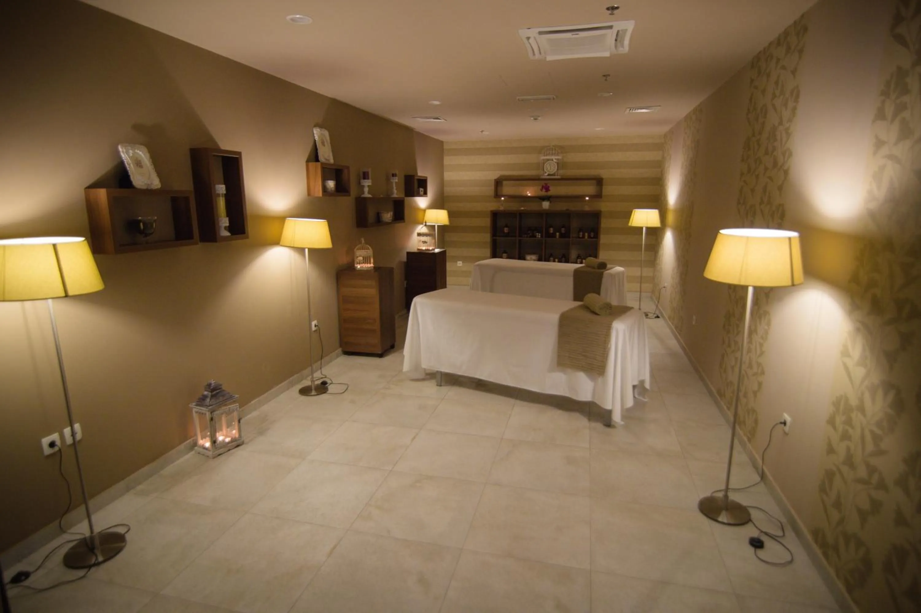 Massage, Bed in Hotel Mepas