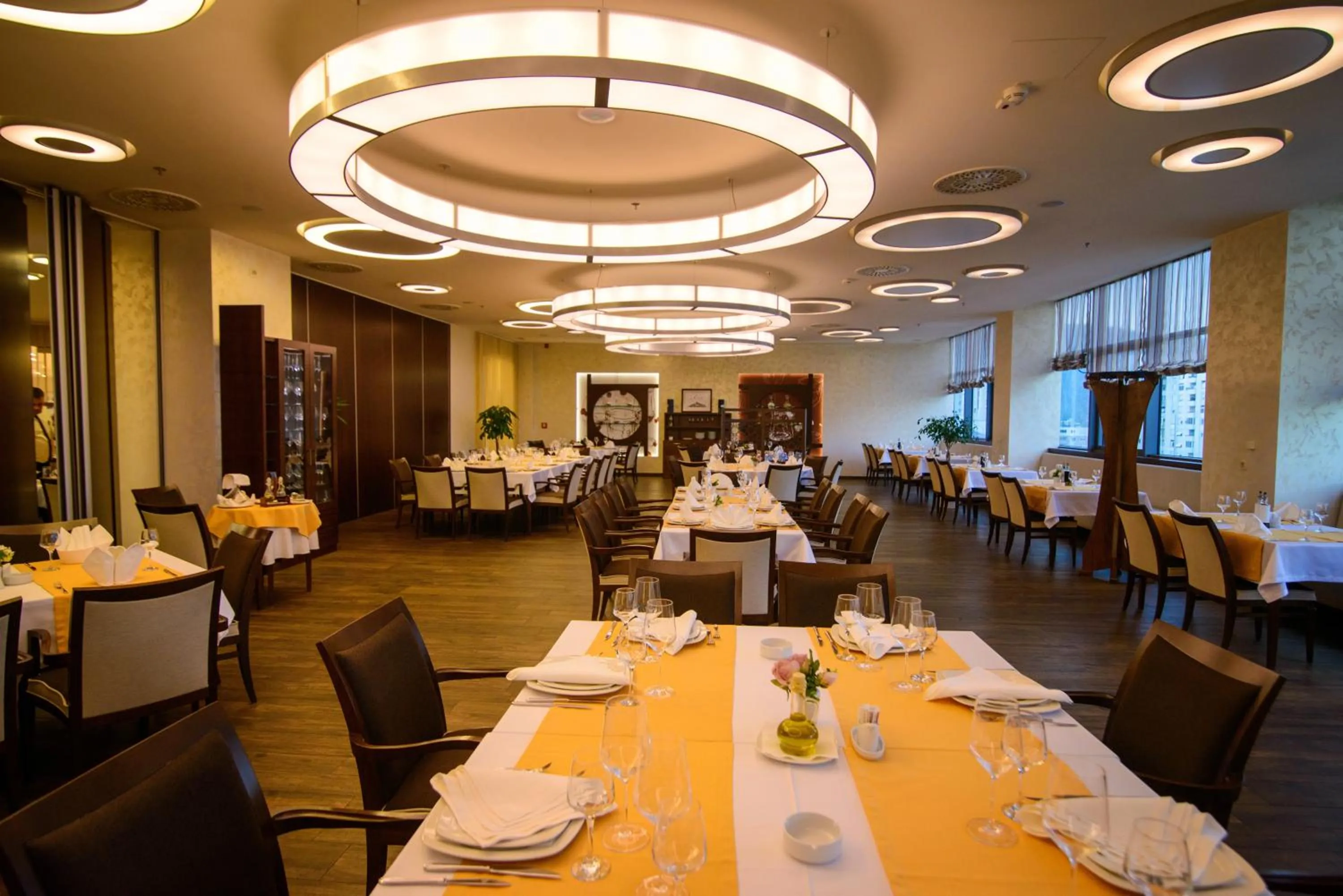 Restaurant/places to eat in Hotel Mepas