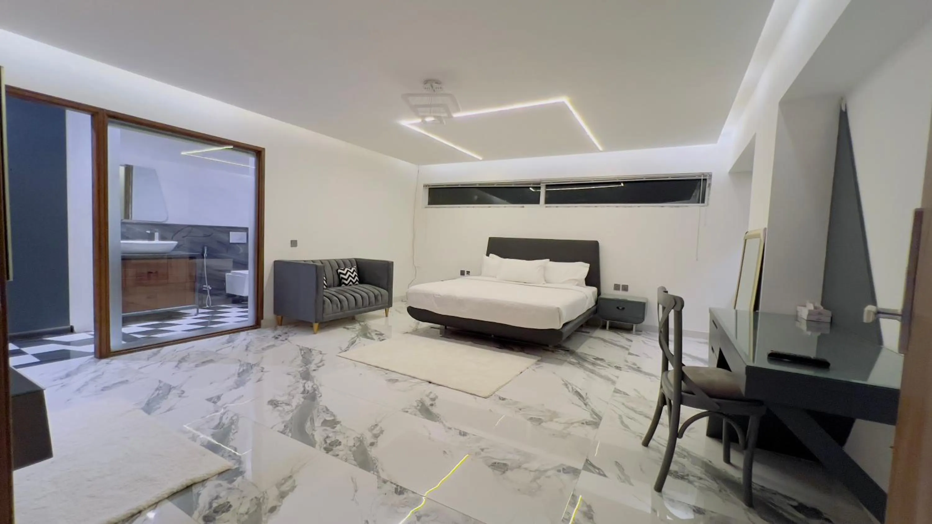 Bed in Signature By Hotel Crown Inn