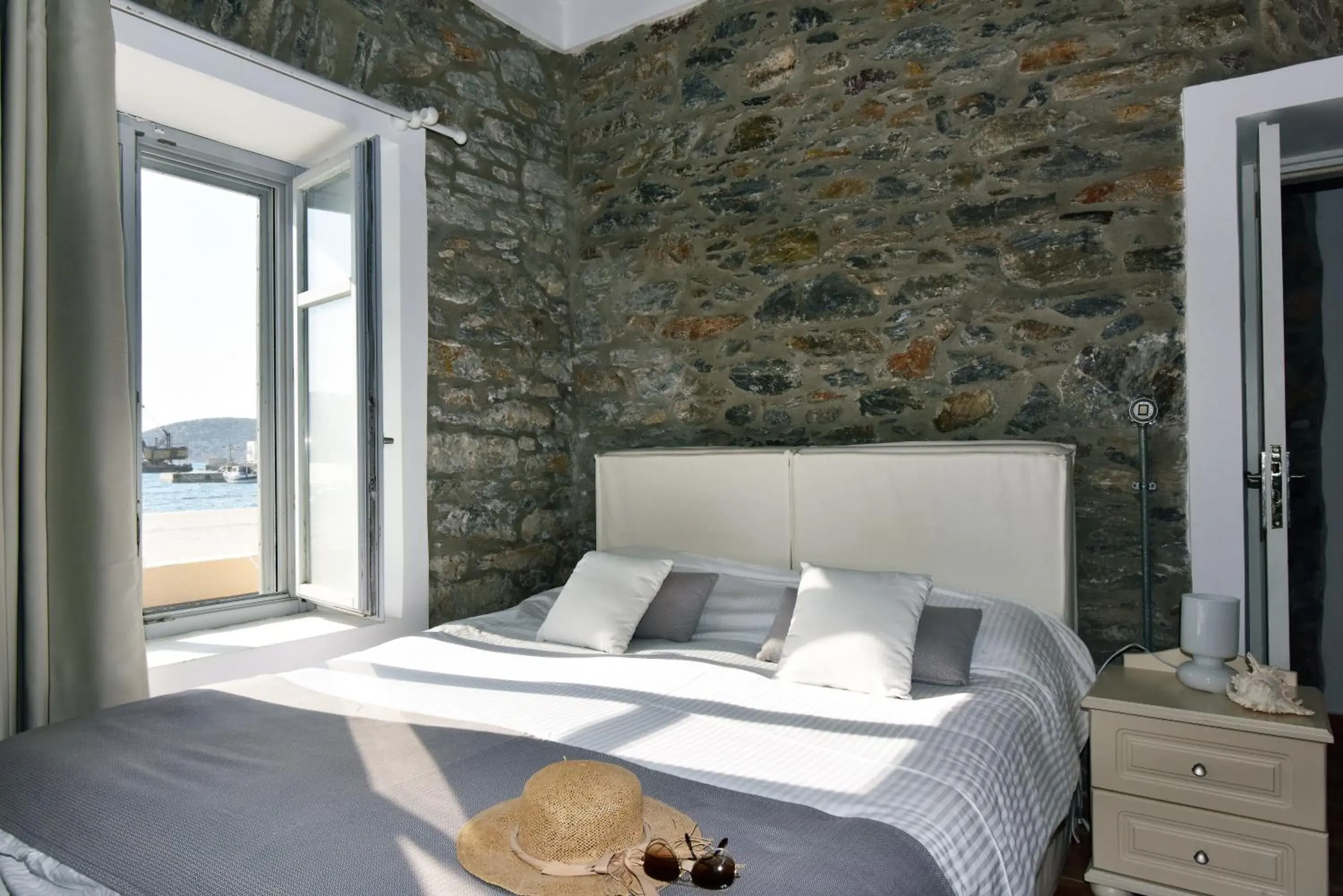Studio Apartment with Sea View in Thomas Villas on the beach Katapola Studio Apartment with Sea View in Thomas Villas on the beach Katapola