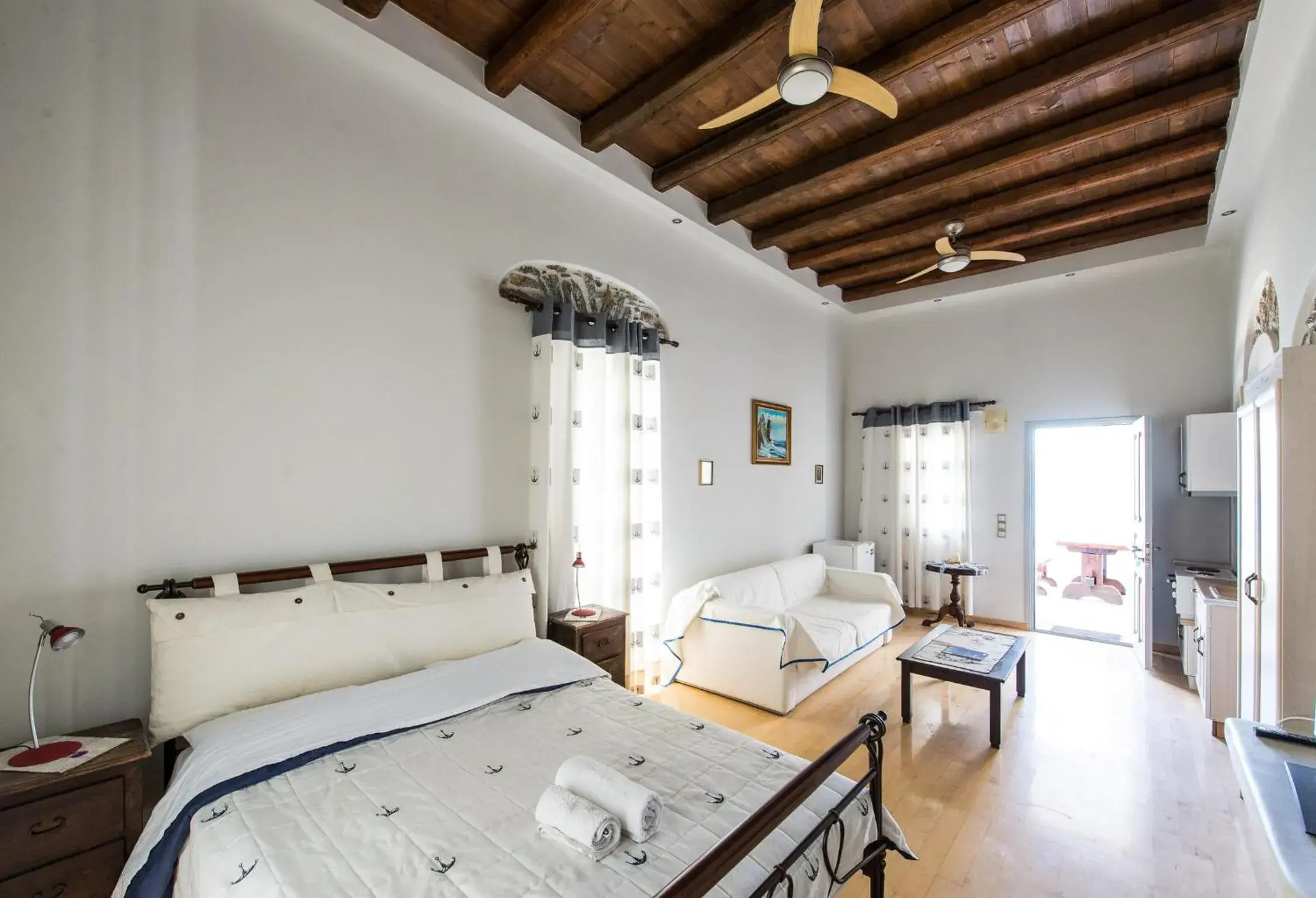 One-Bedroom Apartment with Sea View -Upper Floor in Thomas Villas on the beach Katapola One-Bedroom Apartment with Sea View -Upper Floor in Thomas Villas on the beach Katapola