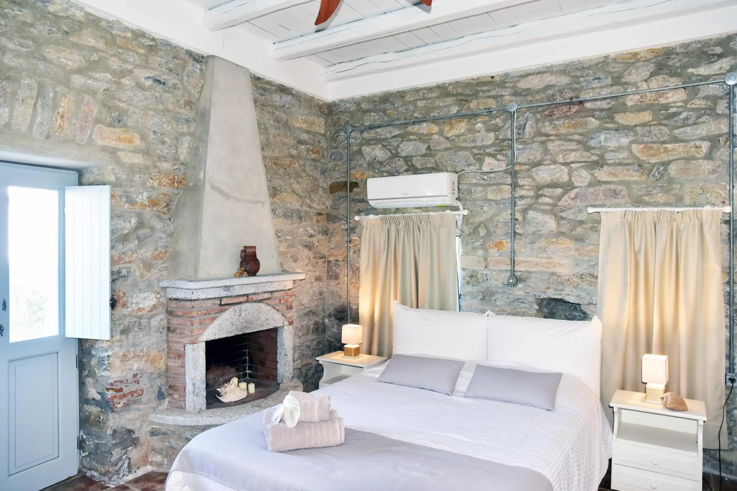 Double Room in Thomas Villas on the beach Katapola Double Room in Thomas Villas on the beach Katapola