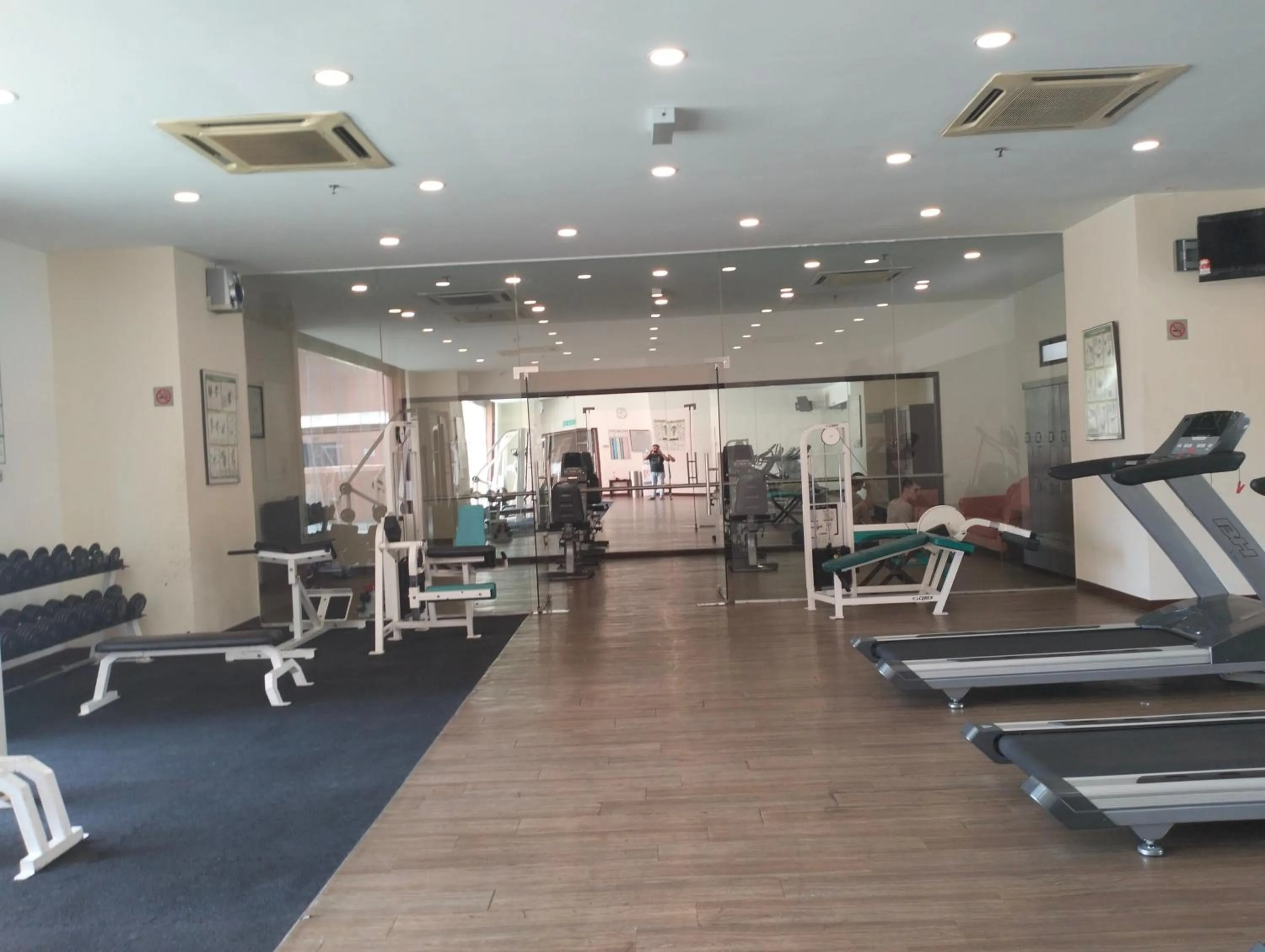 Fitness centre/facilities in Times Square Kuala Lumpur By Service Suite