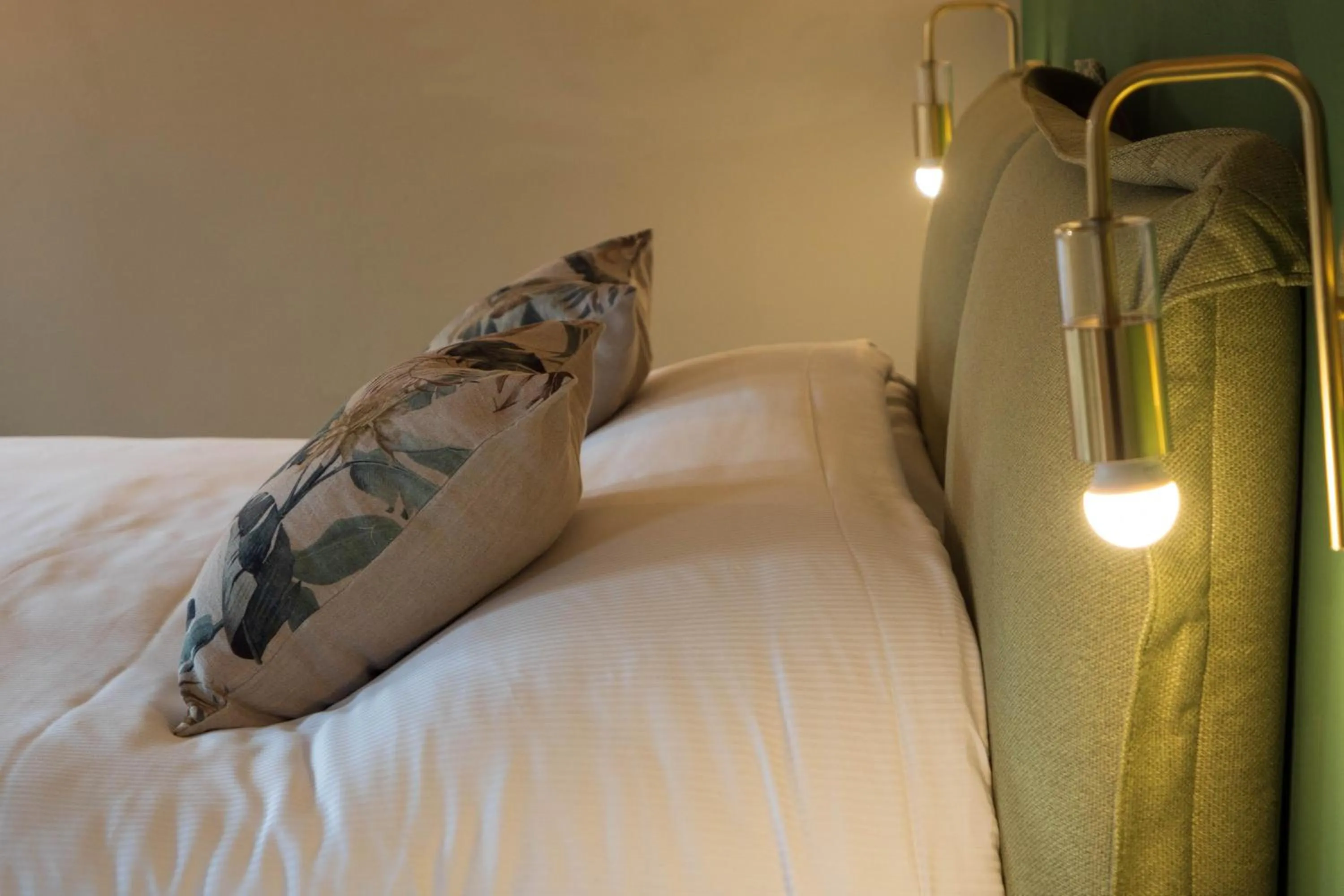 Bed in Blossoms of Siena, Adults Only