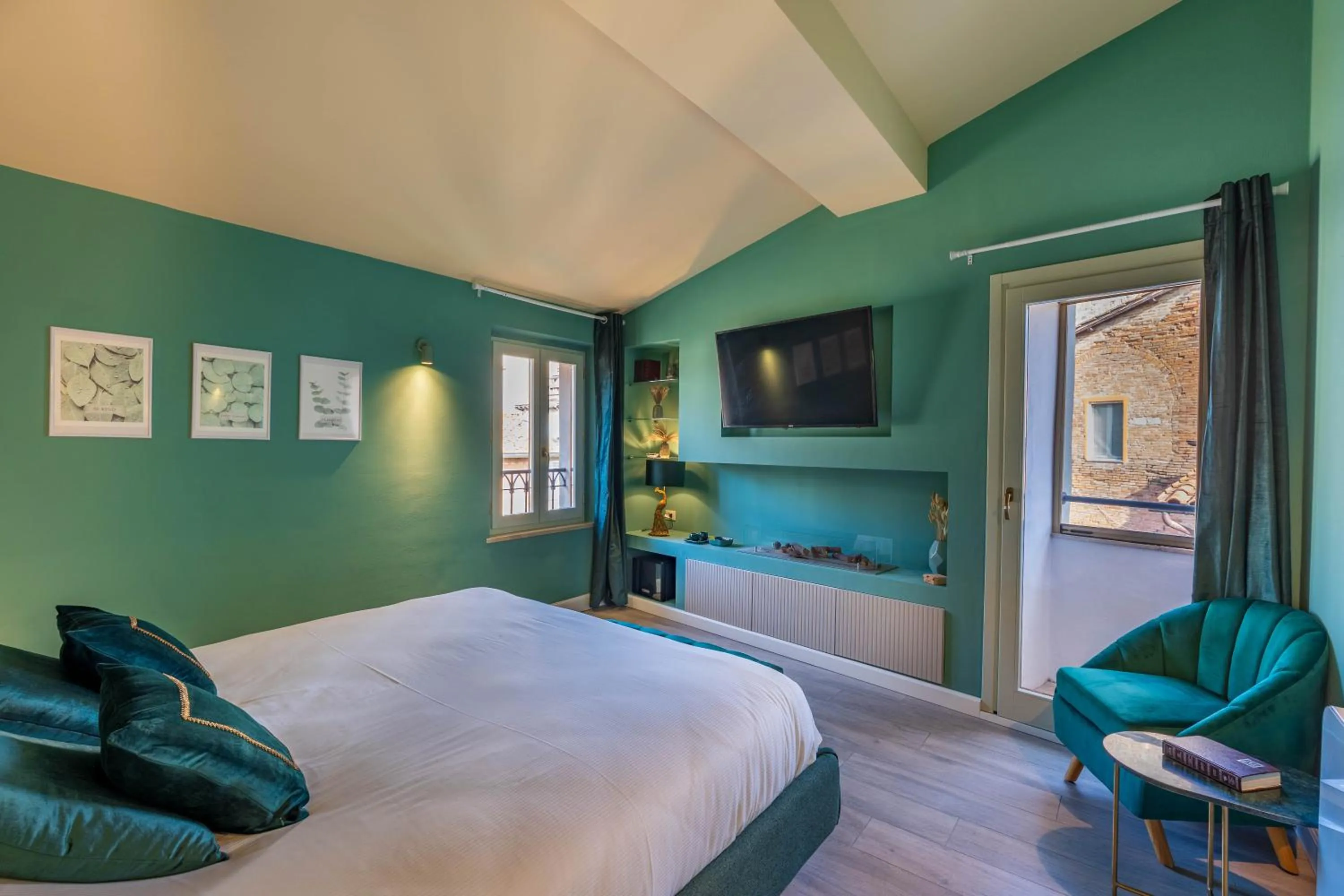 Bed in Blossoms of Siena, Adults Only