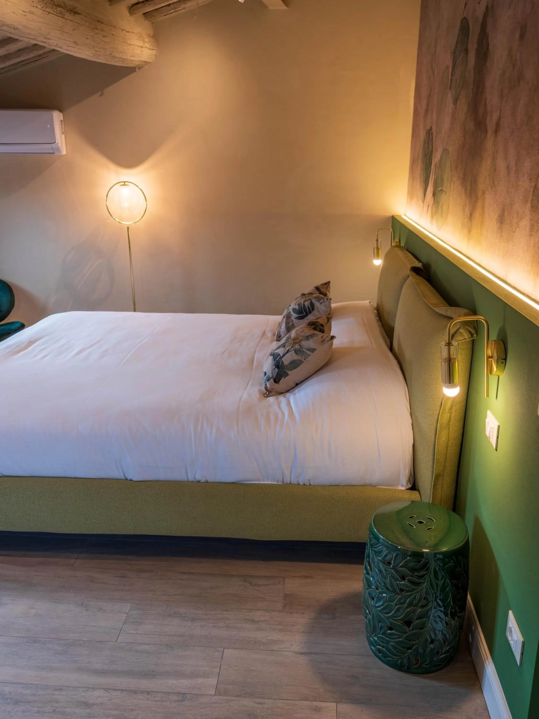 Bed in Blossoms of Siena, Adults Only