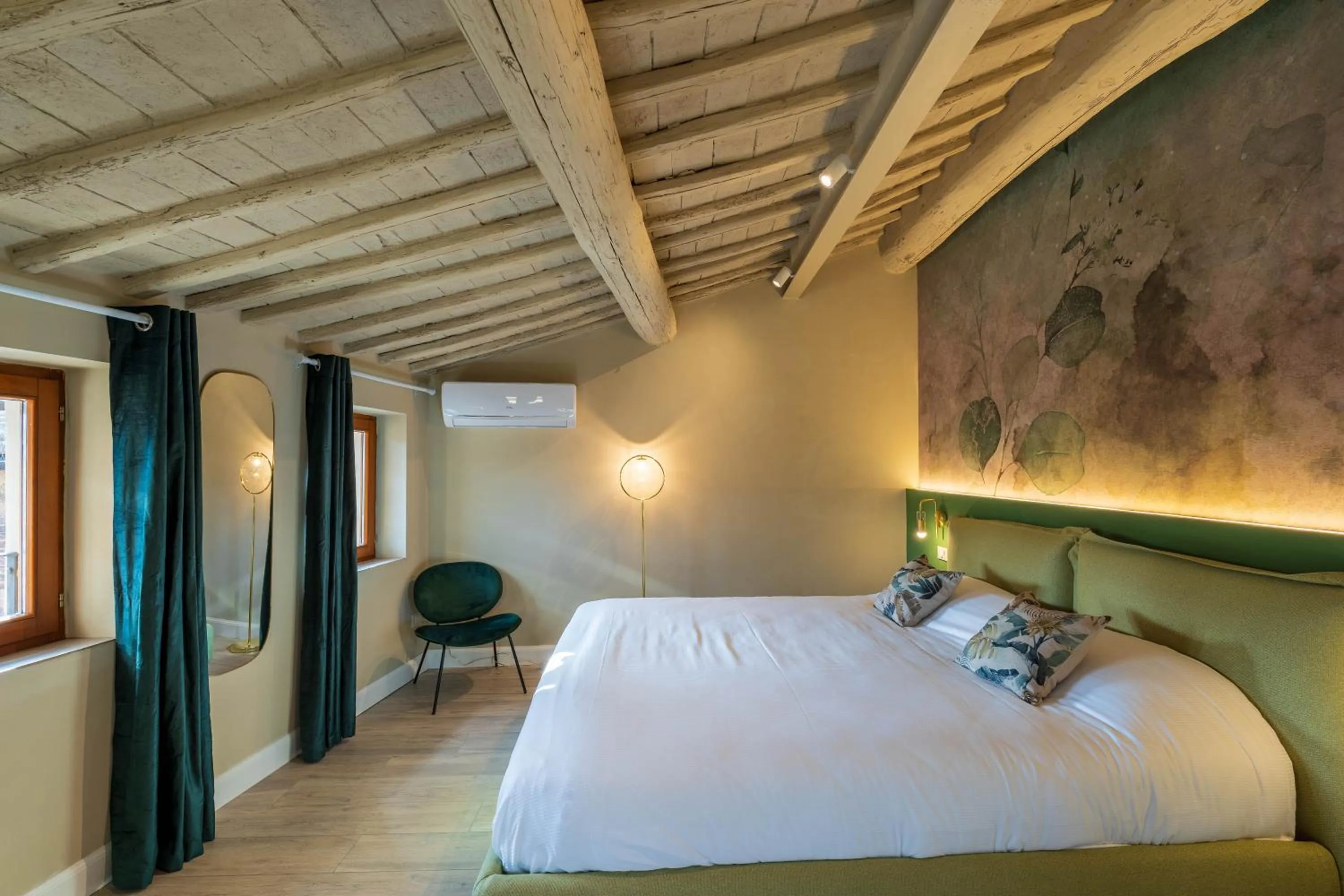 Bed in Blossoms of Siena, Adults Only