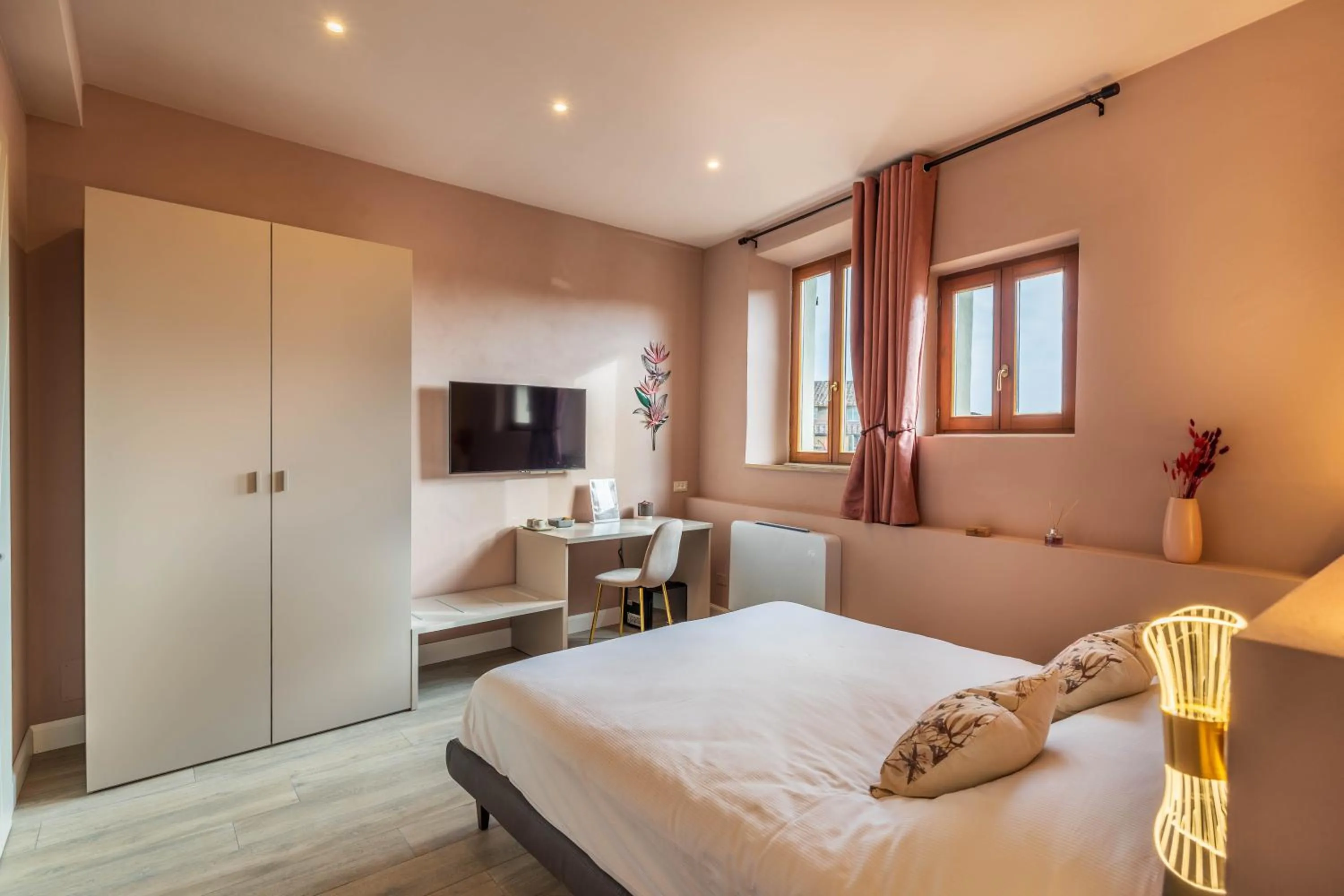 Bed in Blossoms of Siena, Adults Only