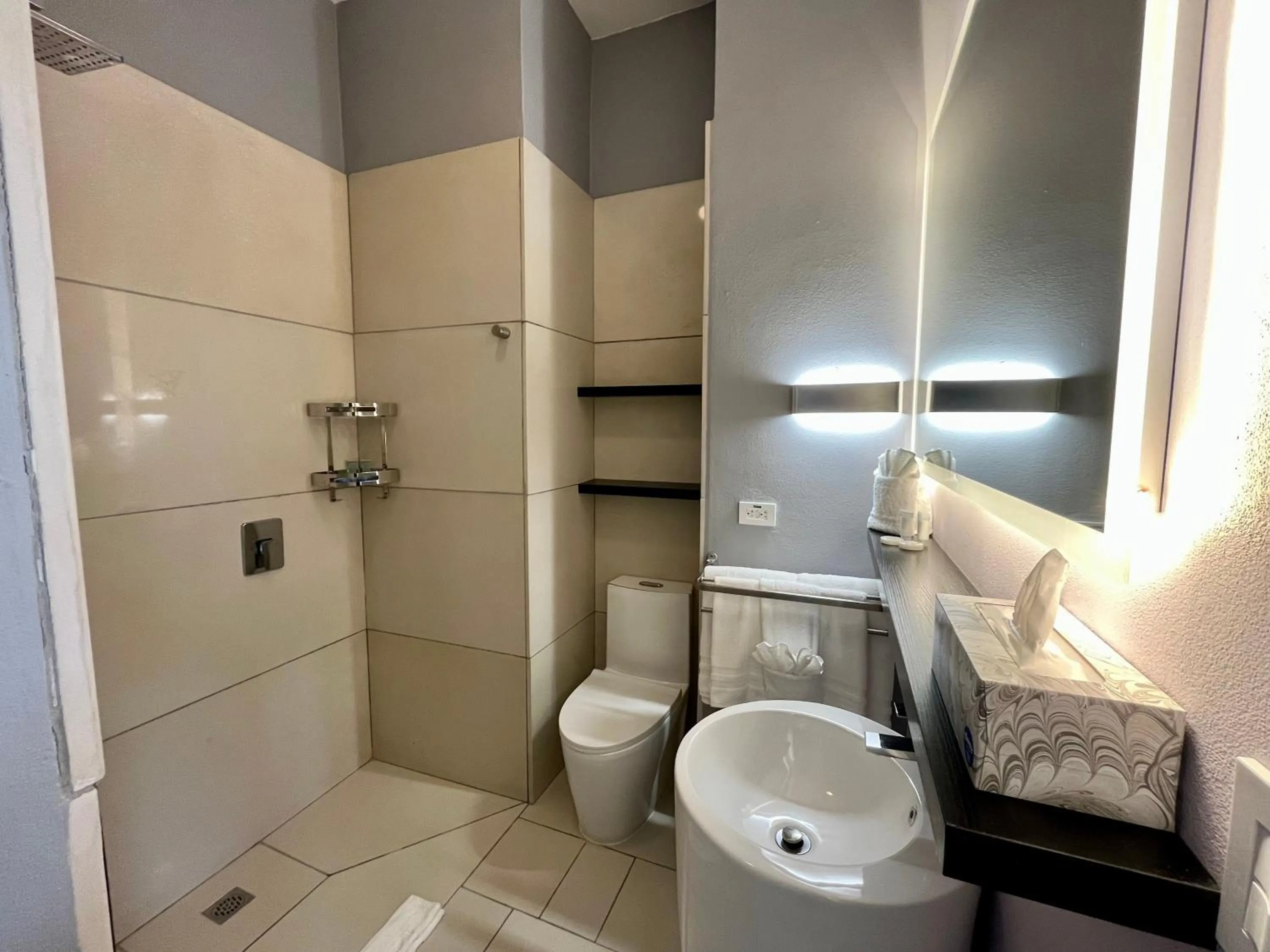 Old Crow Hotel and Suites