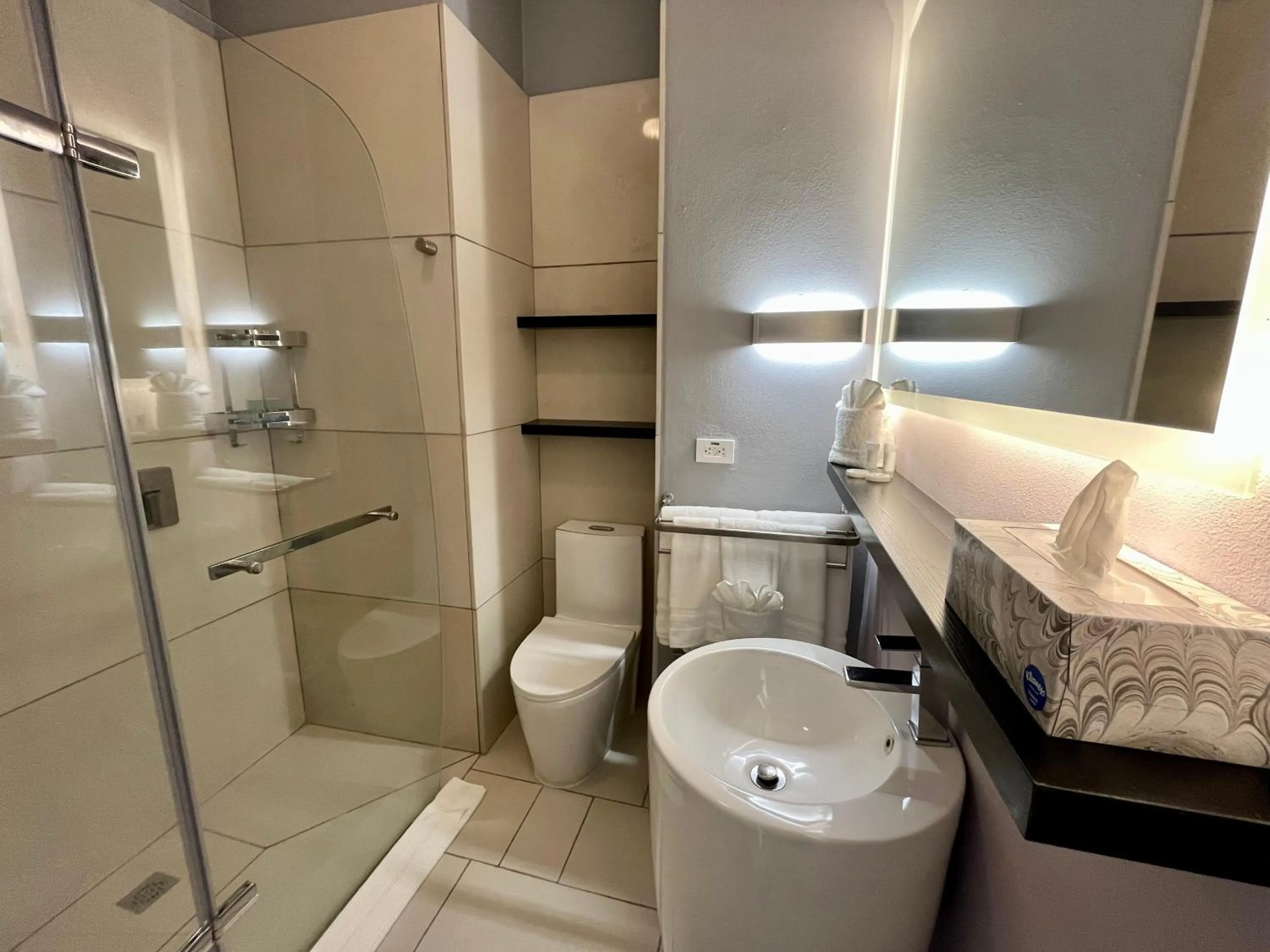 Old Crow Hotel and Suites