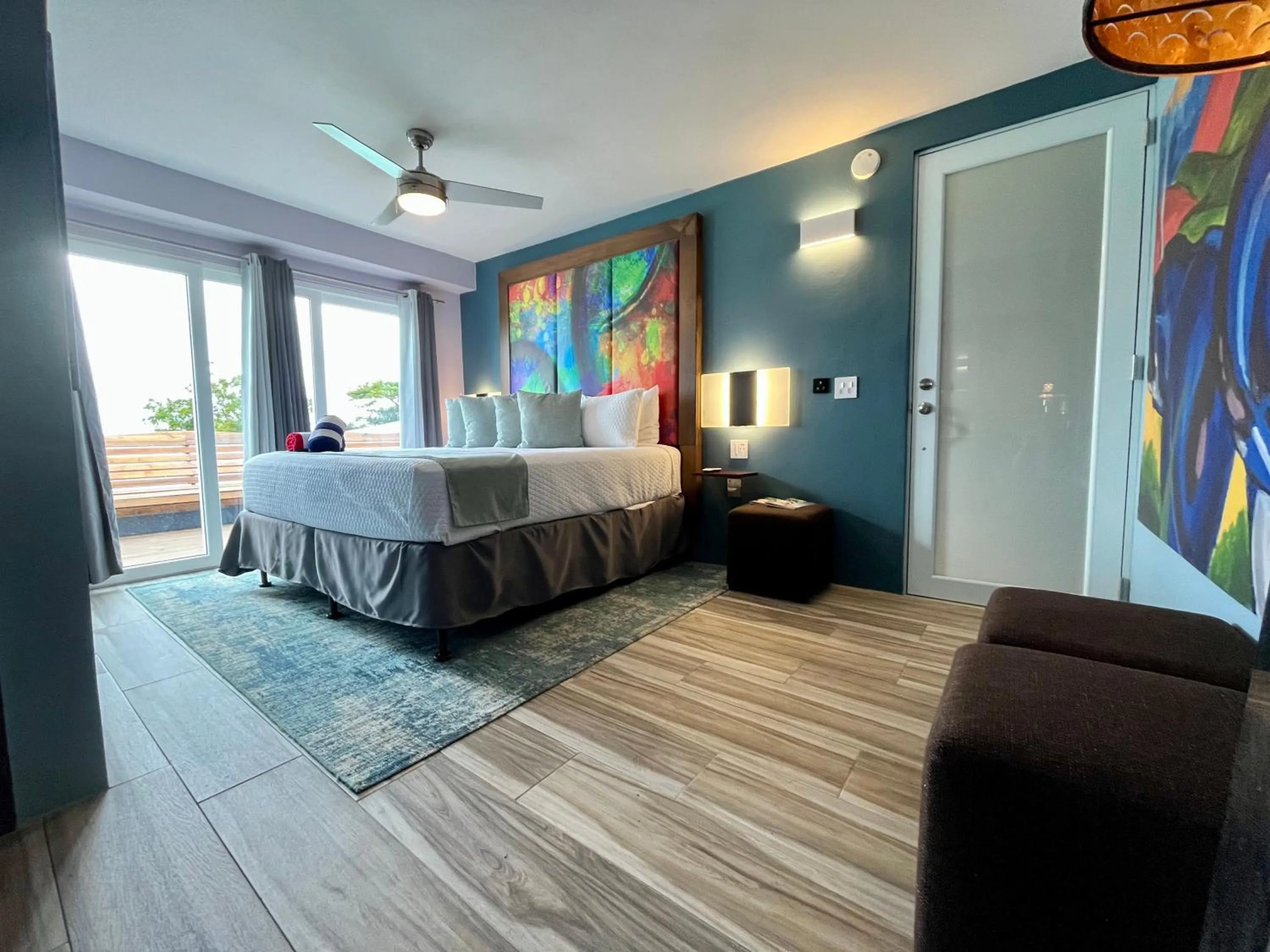 Bed in Old Crow Hotel and Suites