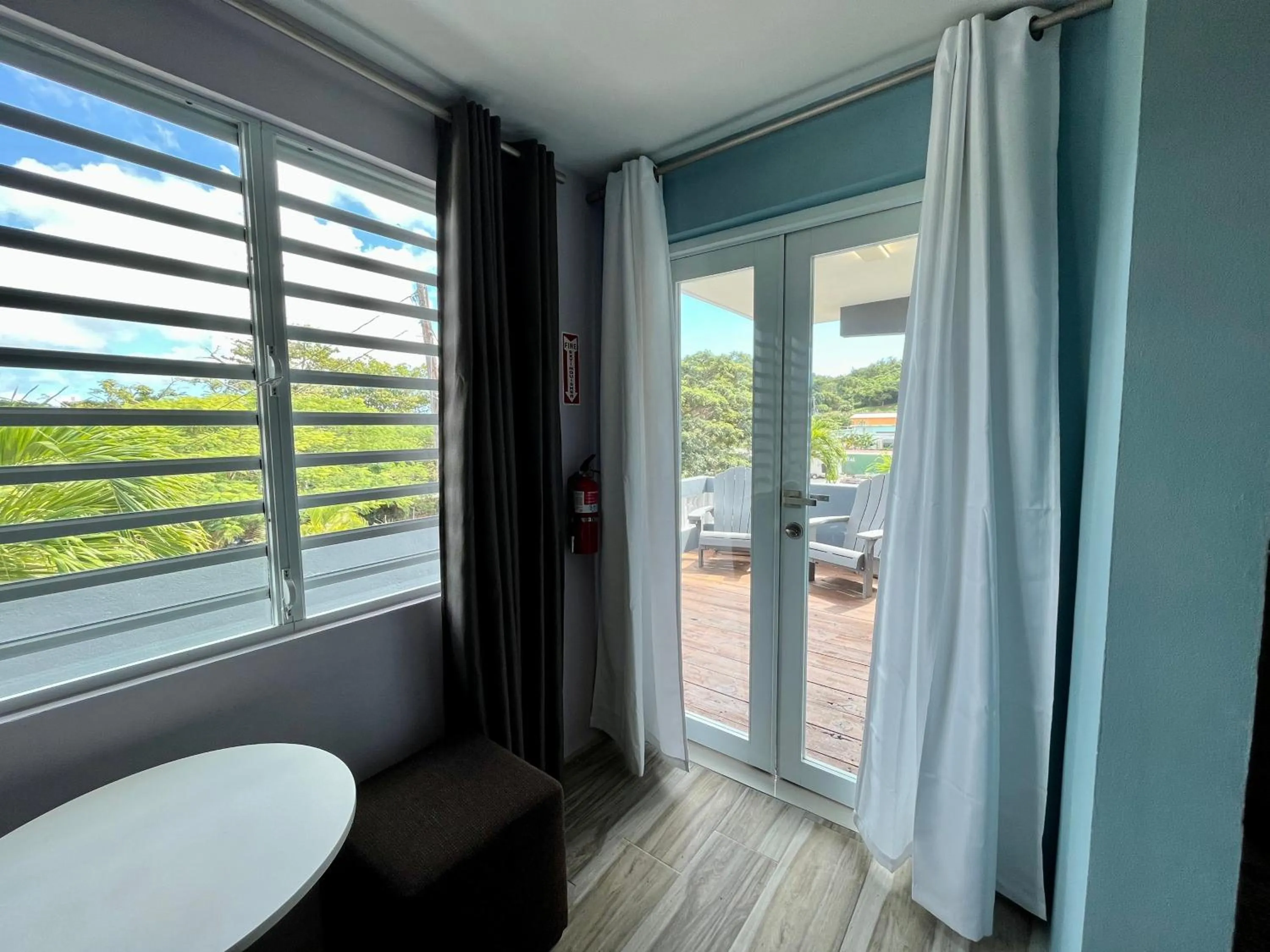 Old Crow Hotel and Suites