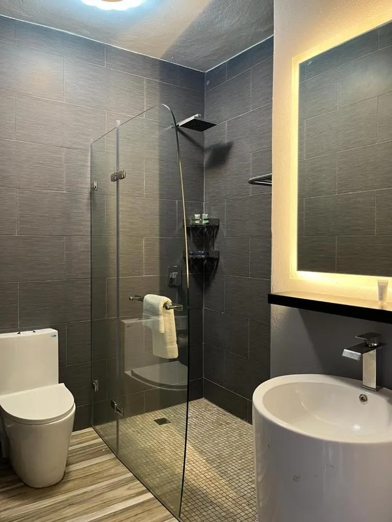 Old Crow Hotel and Suites