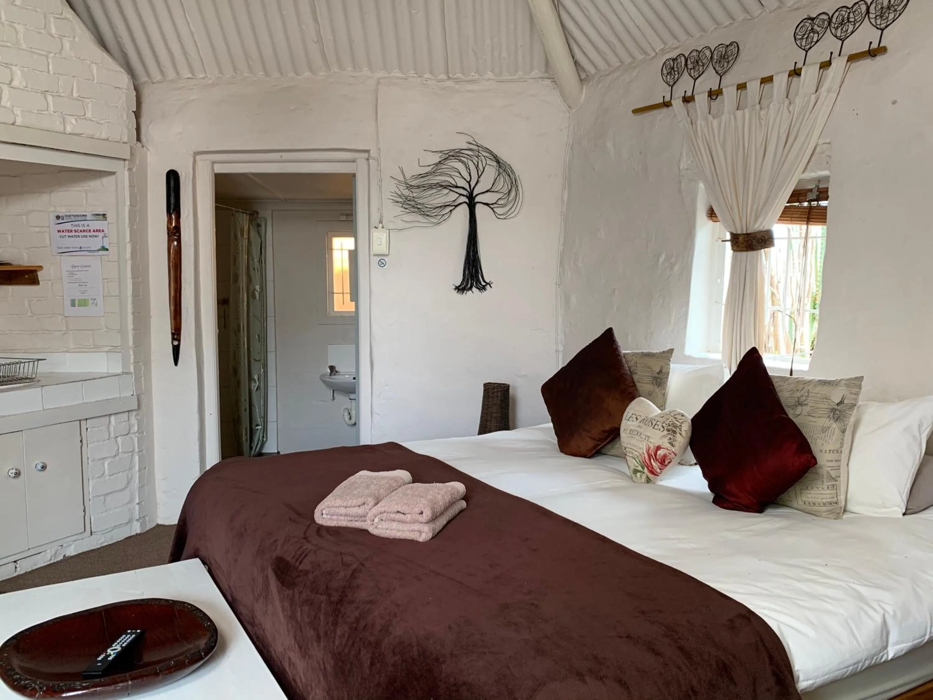 Photo of the whole room, Bed in Karoo Soul