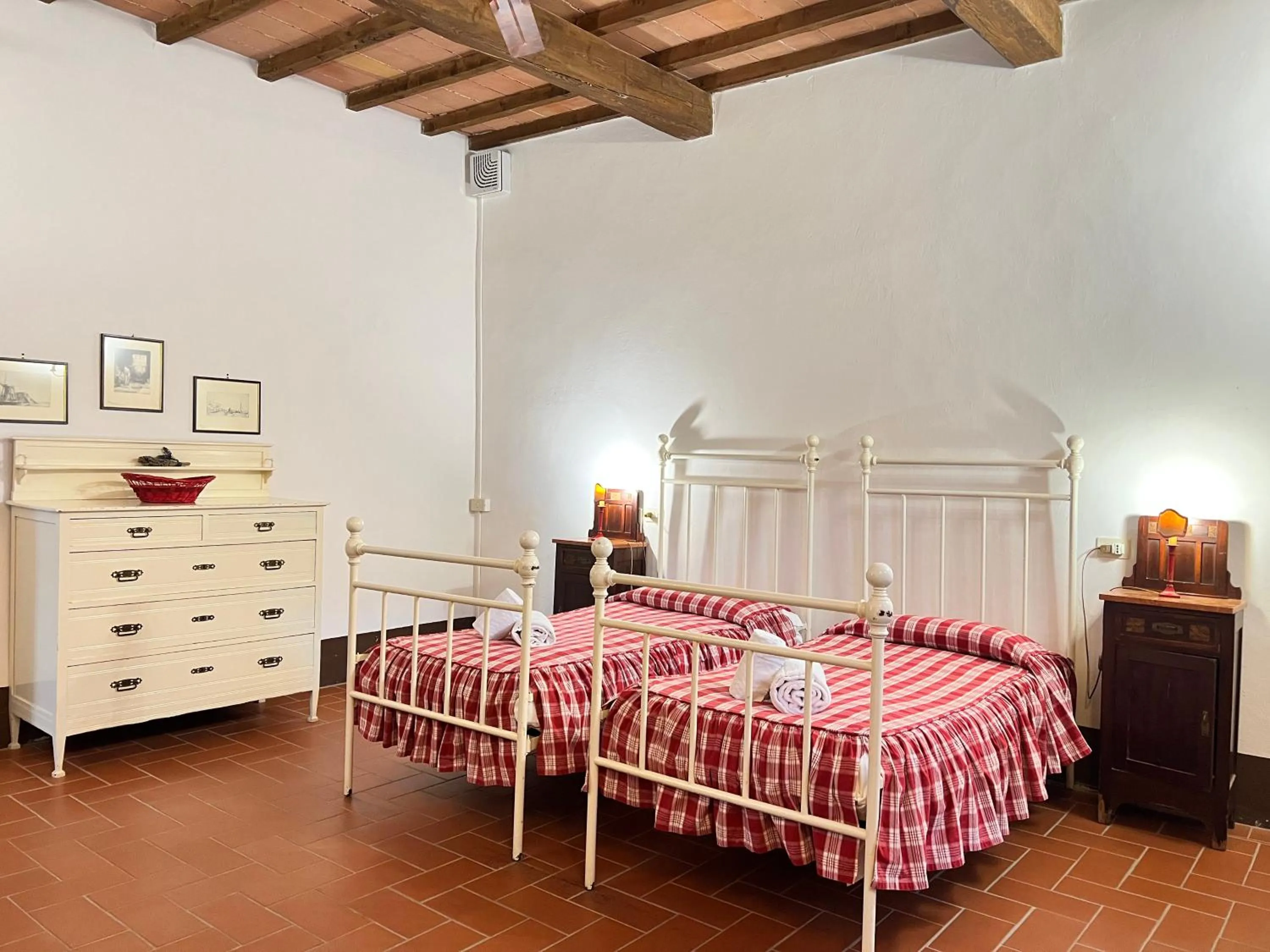 Bedroom, Bed in Fattoria Lornano Winery