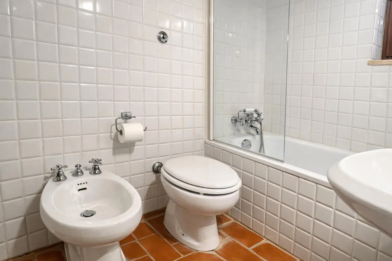 Bathroom in Fattoria Lornano Winery