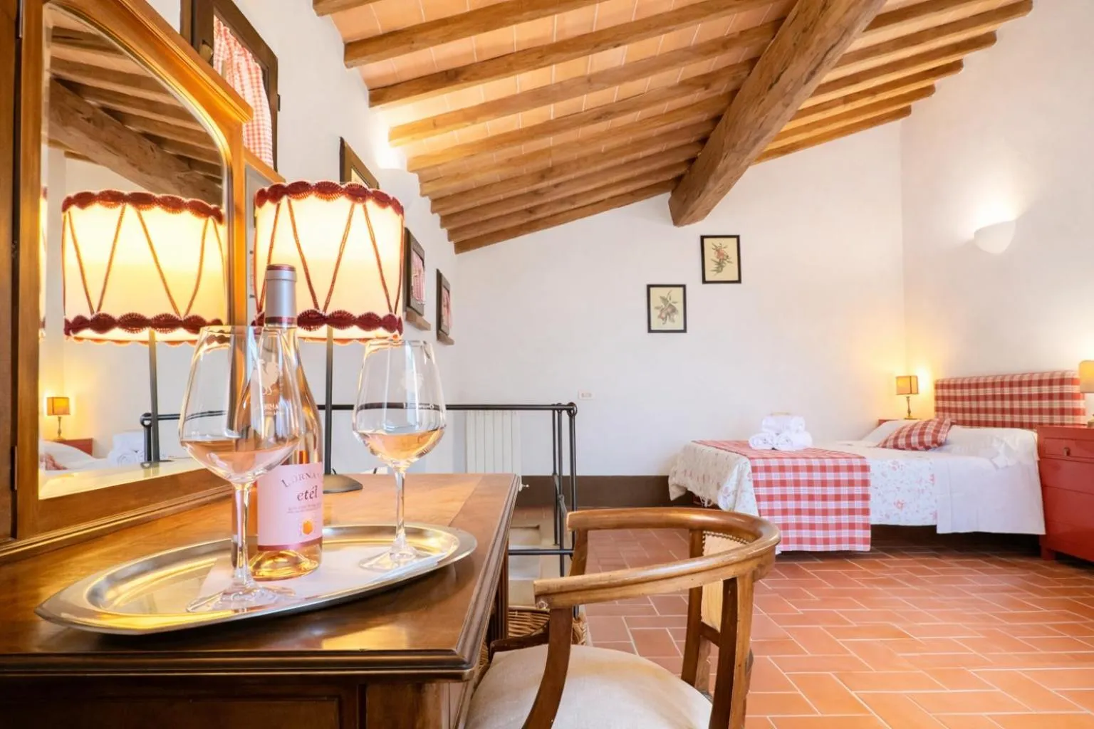 Bedroom in Fattoria Lornano Winery