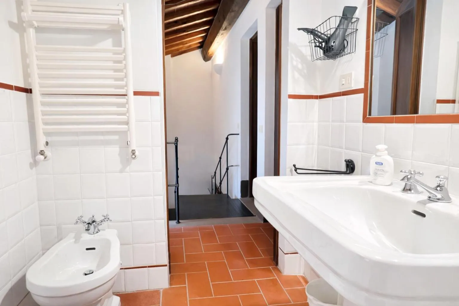 Bathroom in Fattoria Lornano Winery