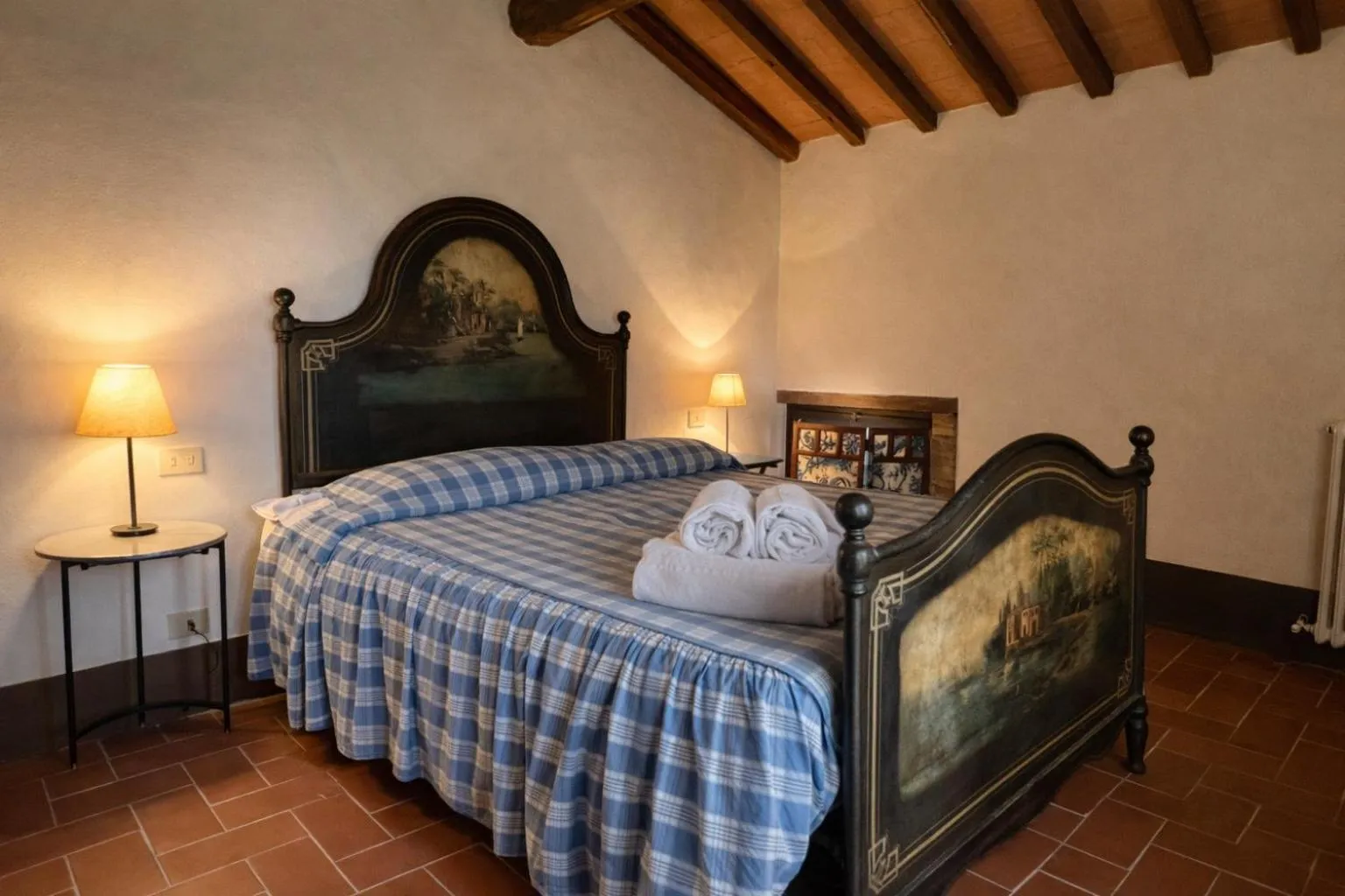 Bedroom, Bed in Fattoria Lornano Winery