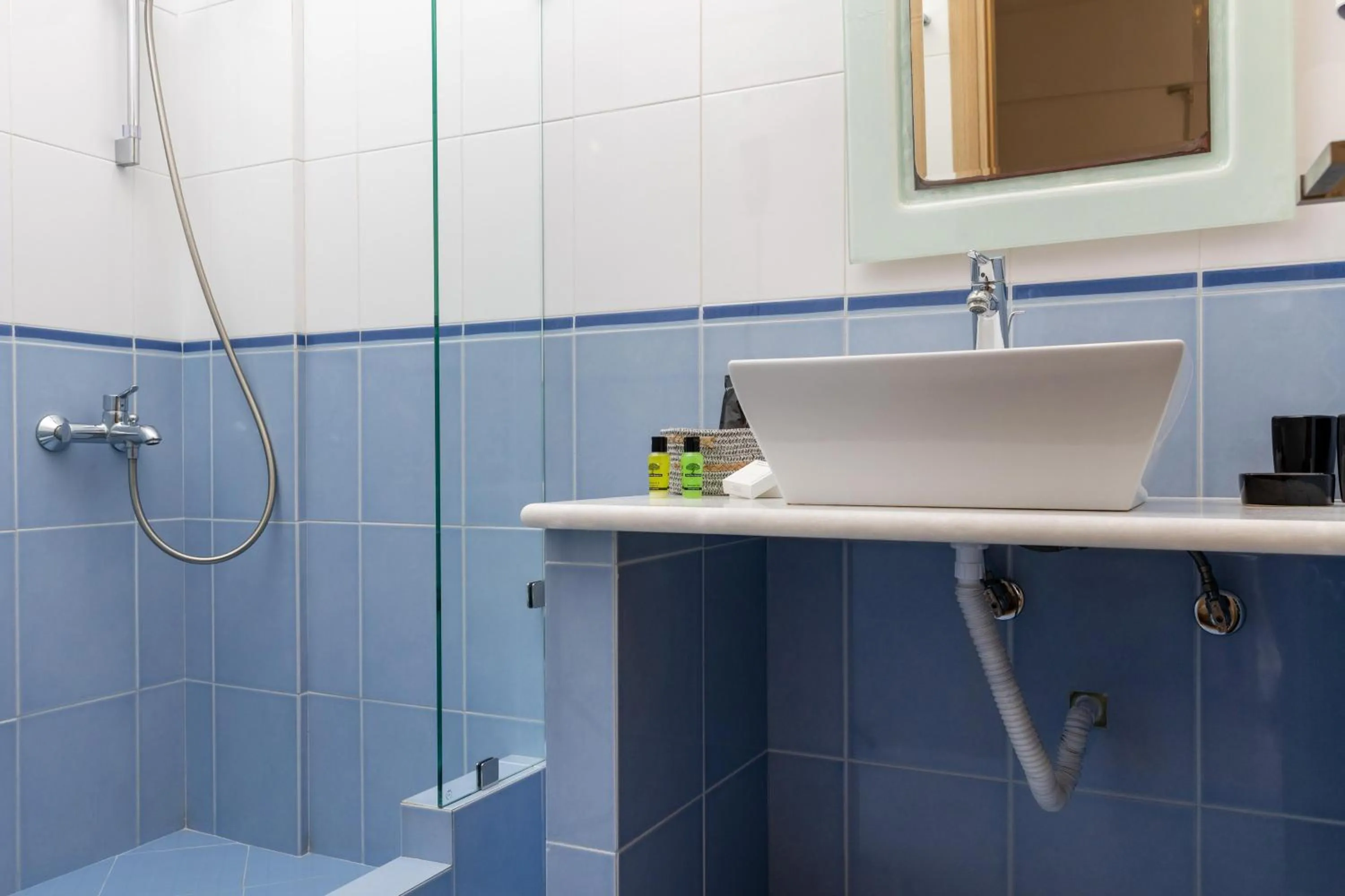 Bathroom in Kallisti Studios