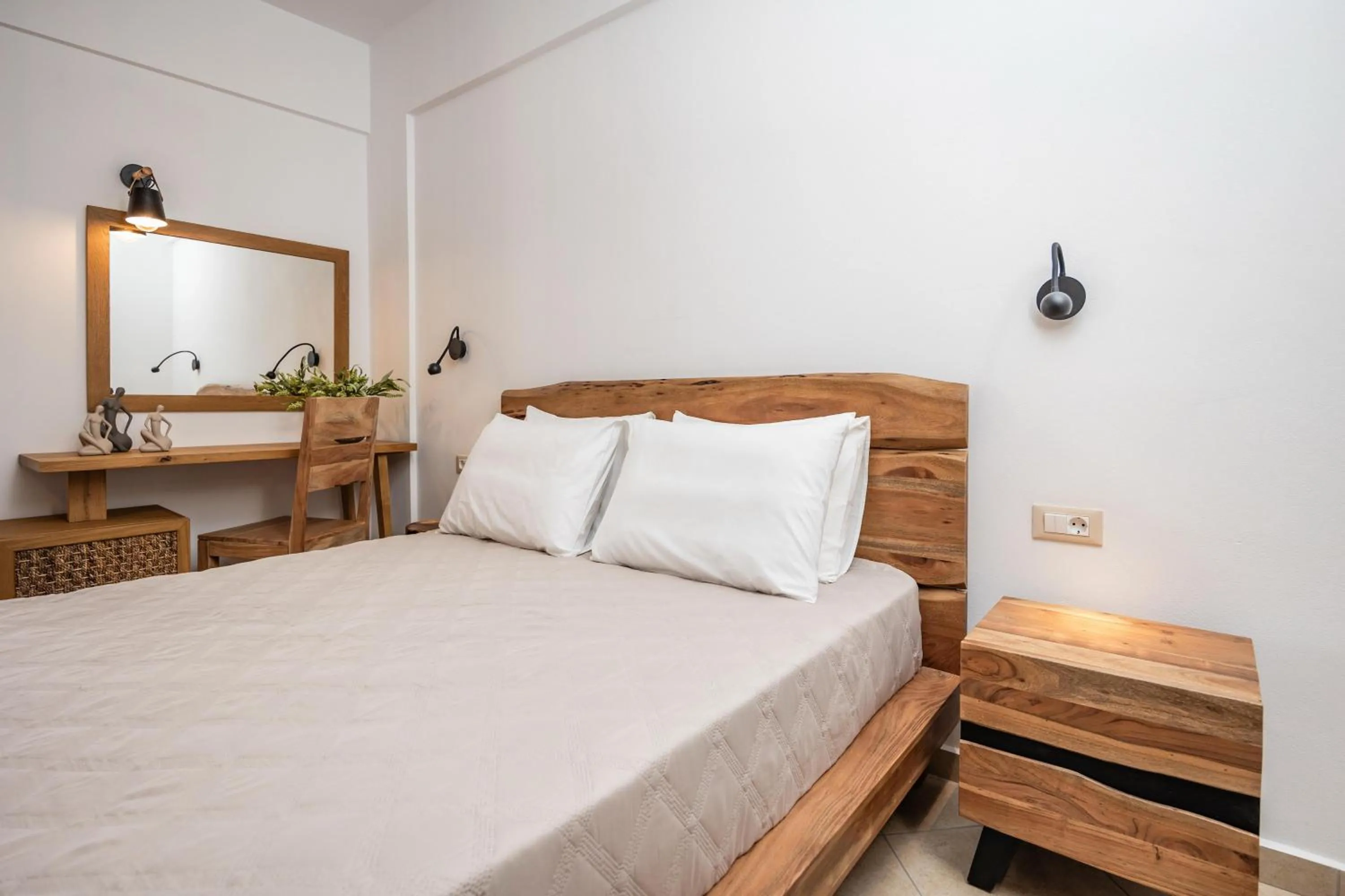 Bedroom, Bed in Kallisti Studios