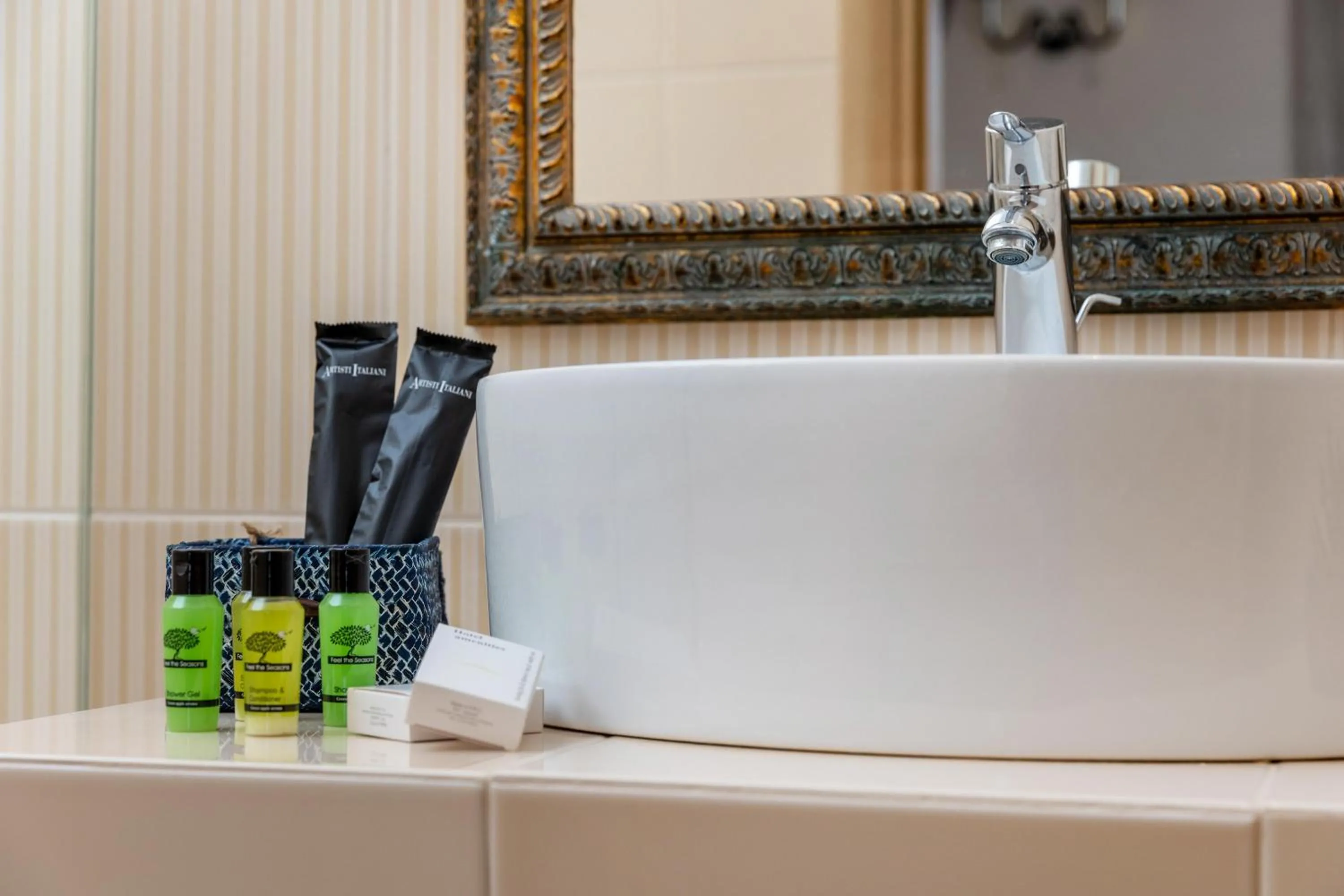 Bathroom in Kallisti Studios