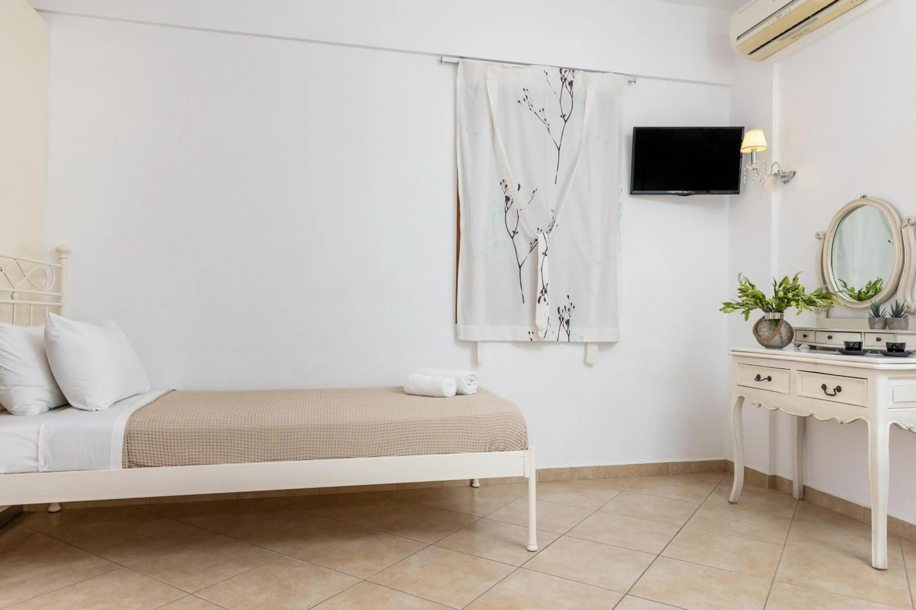 Bed in Kallisti Studios
