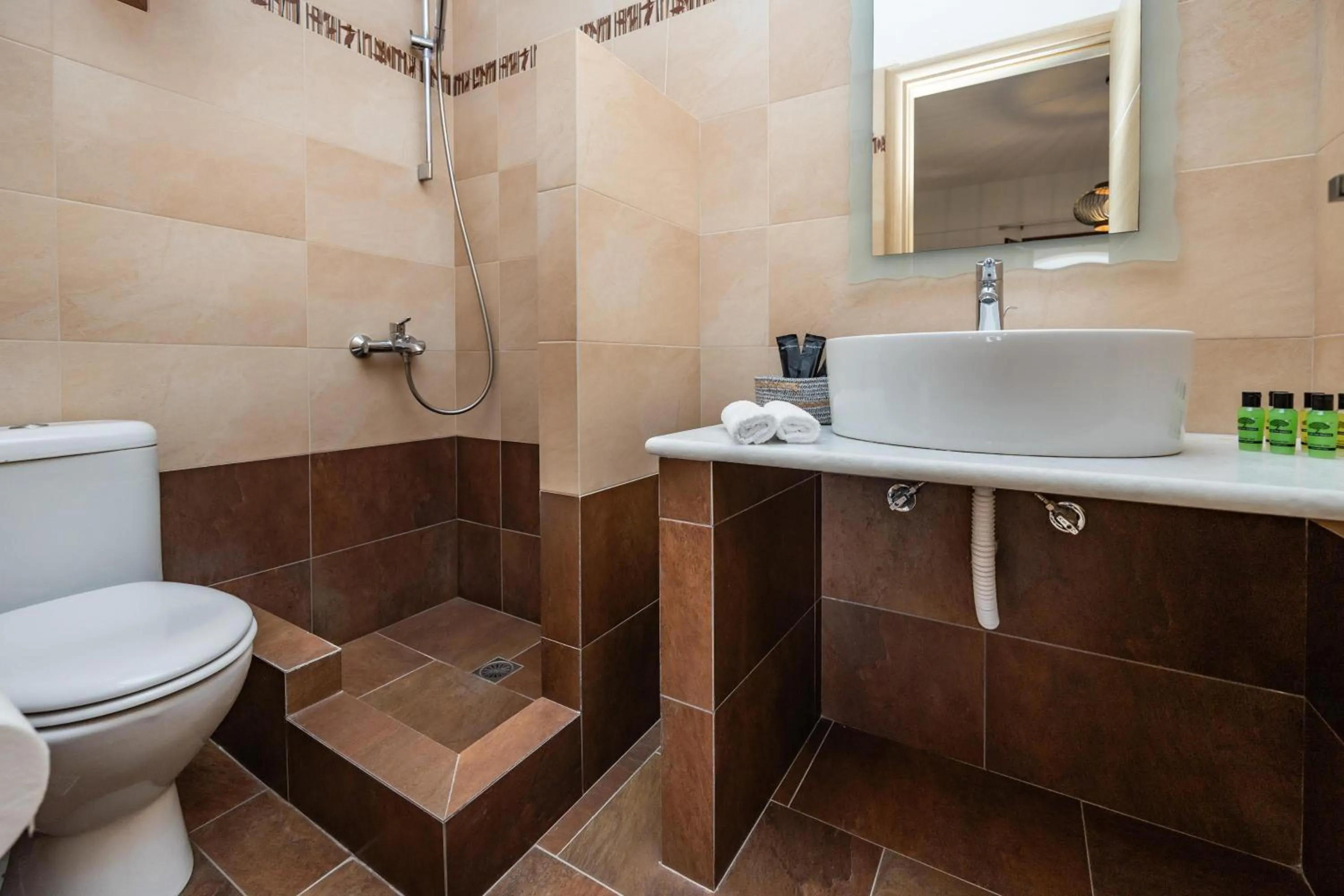 Shower in Kallisti Studios