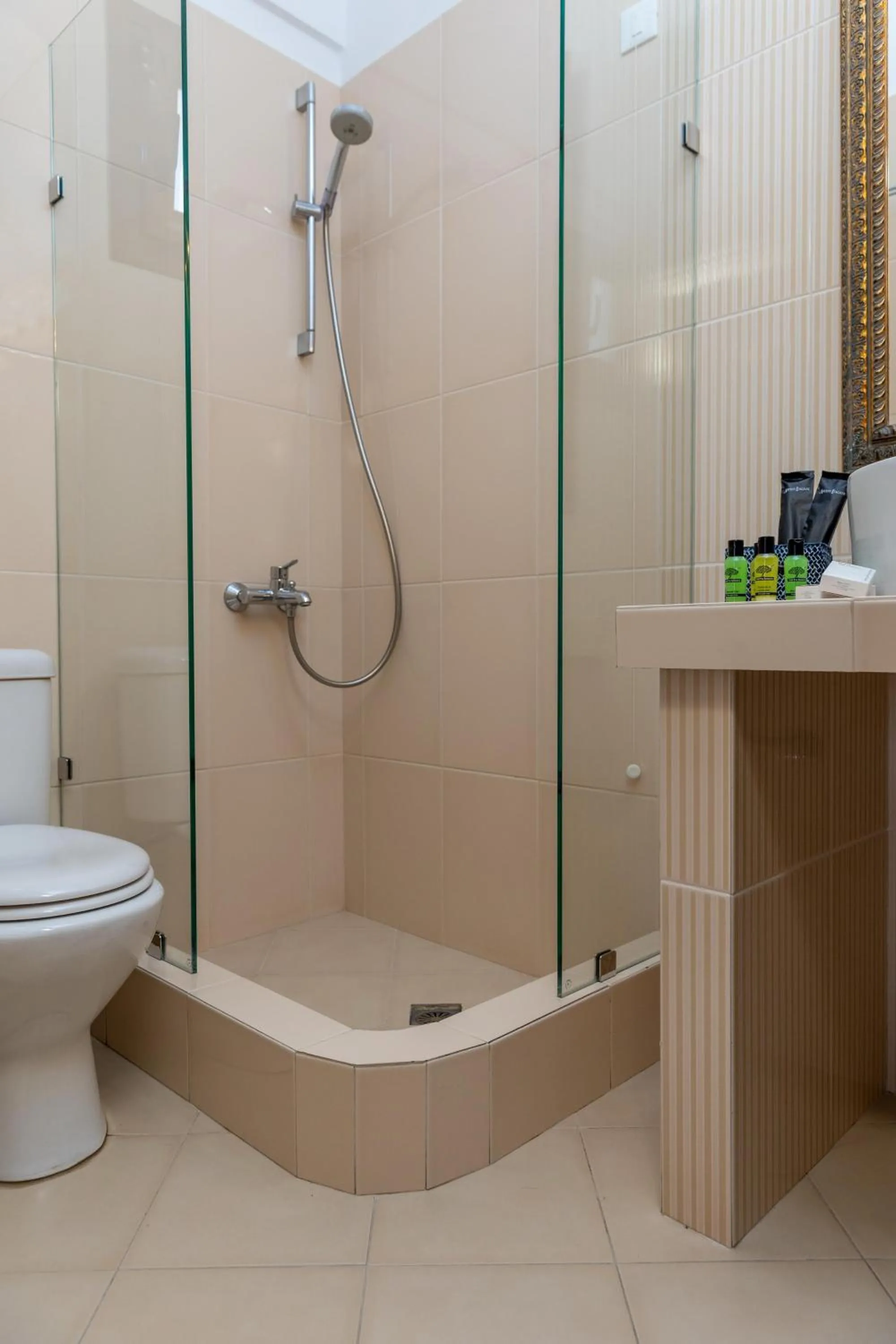 Bathroom in Kallisti Studios