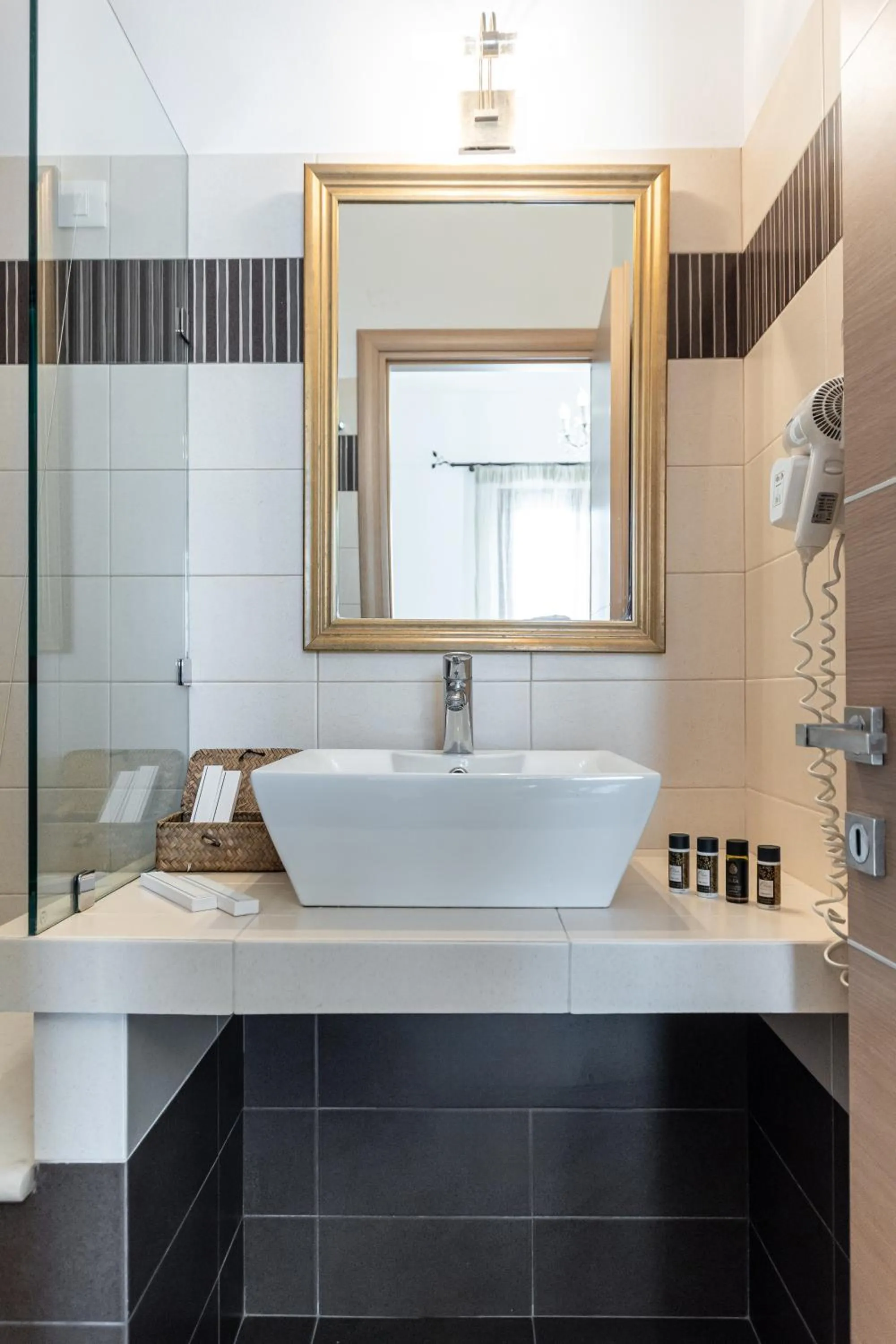 Bathroom in Kallisti Studios