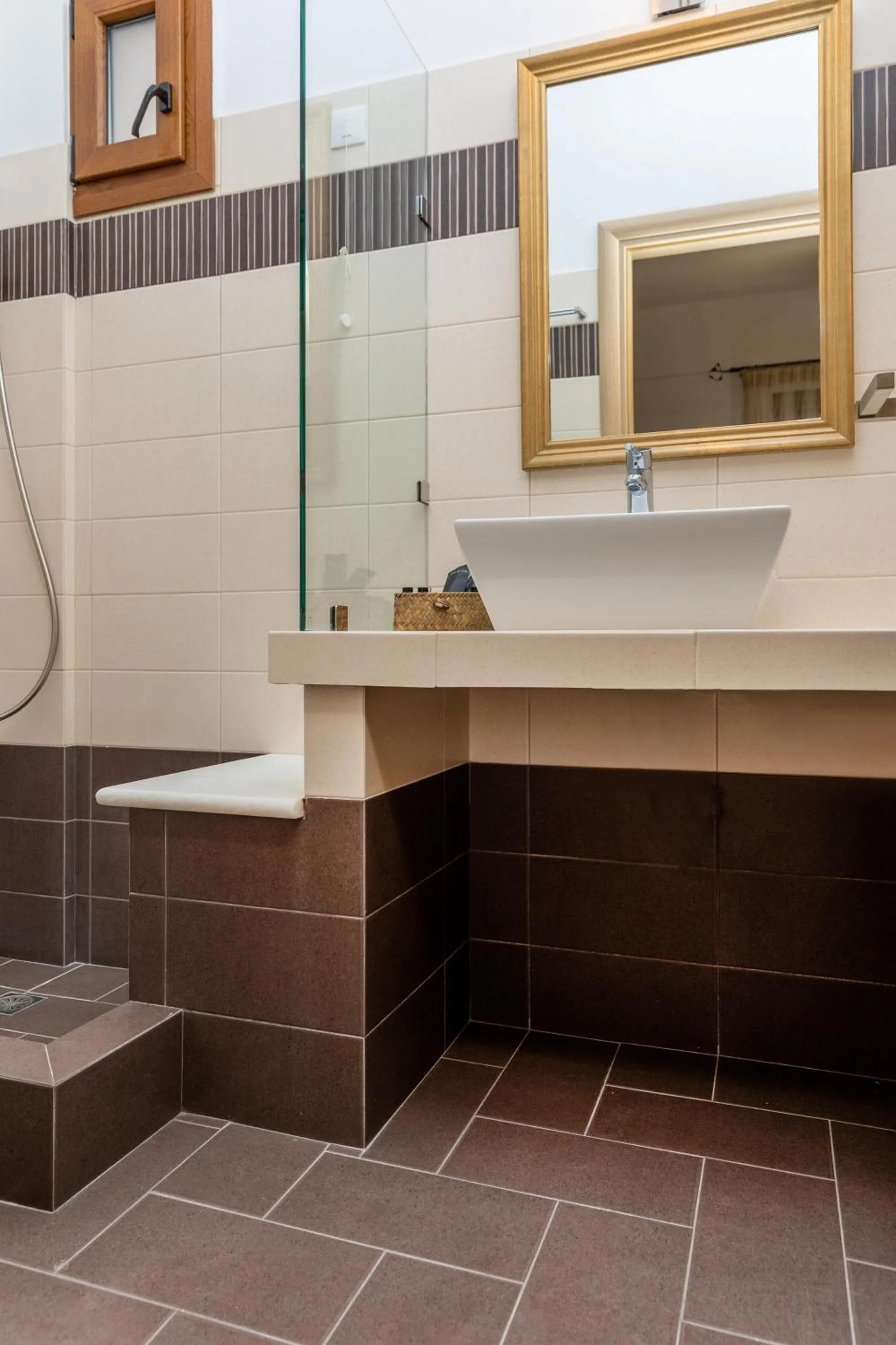 Bathroom in Kallisti Studios