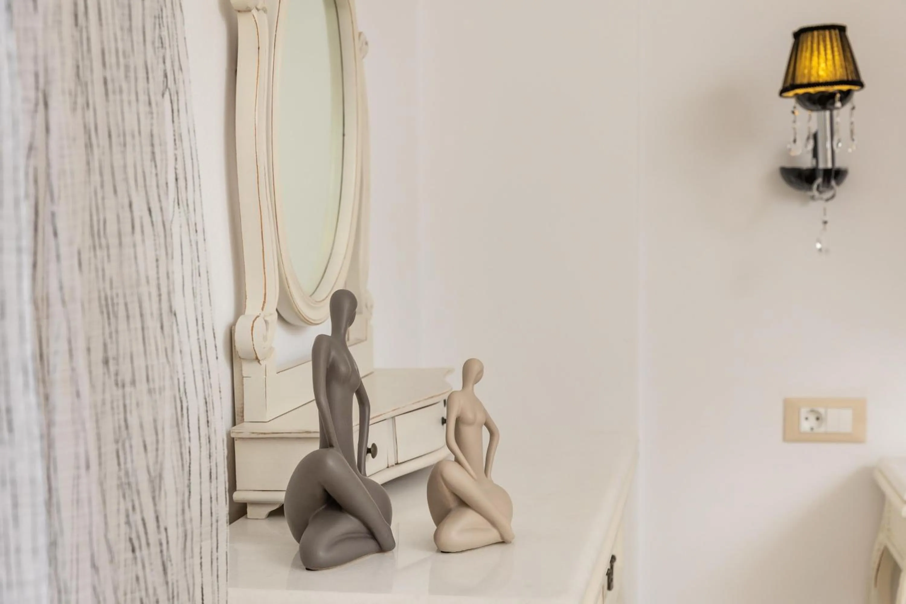 Decorative detail in Kallisti Studios