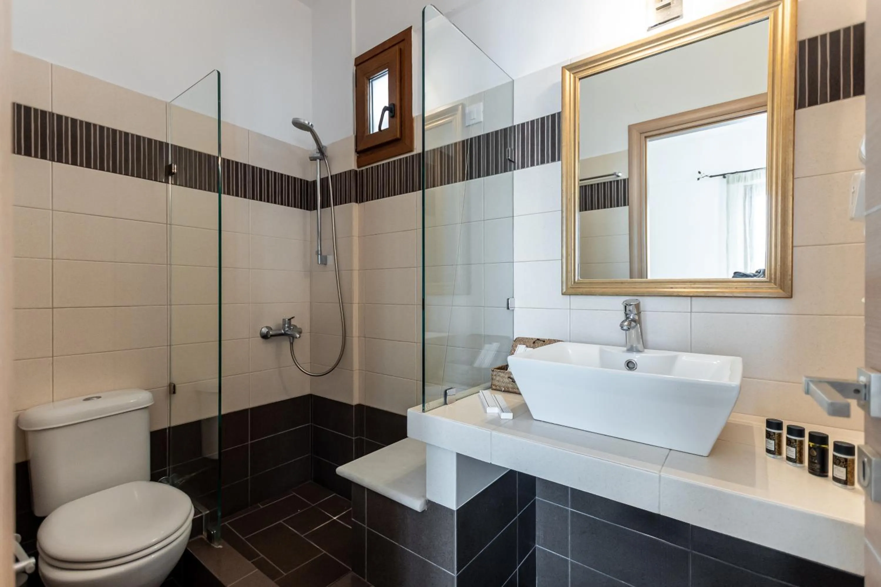 Bathroom in Kallisti Studios