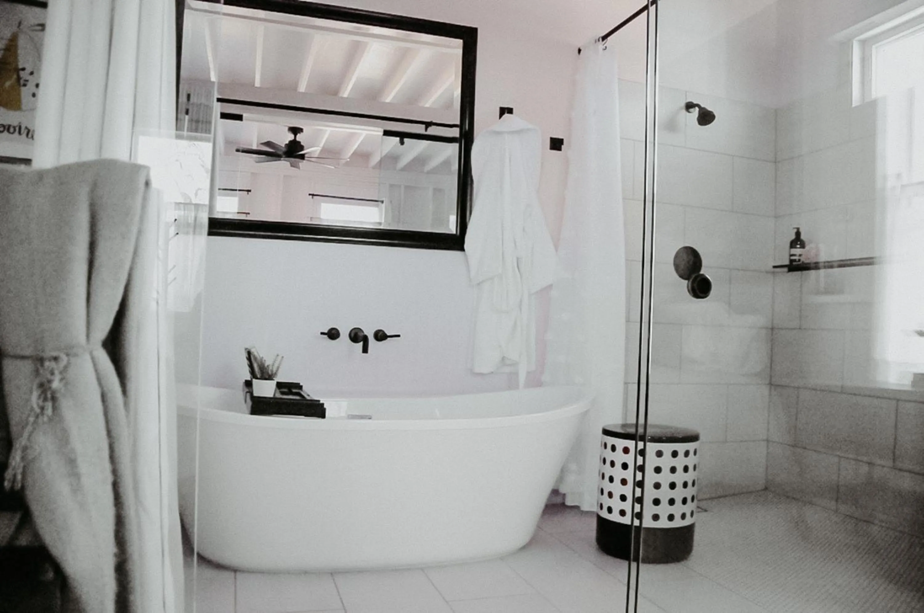 Shower in Inn Santa Clara