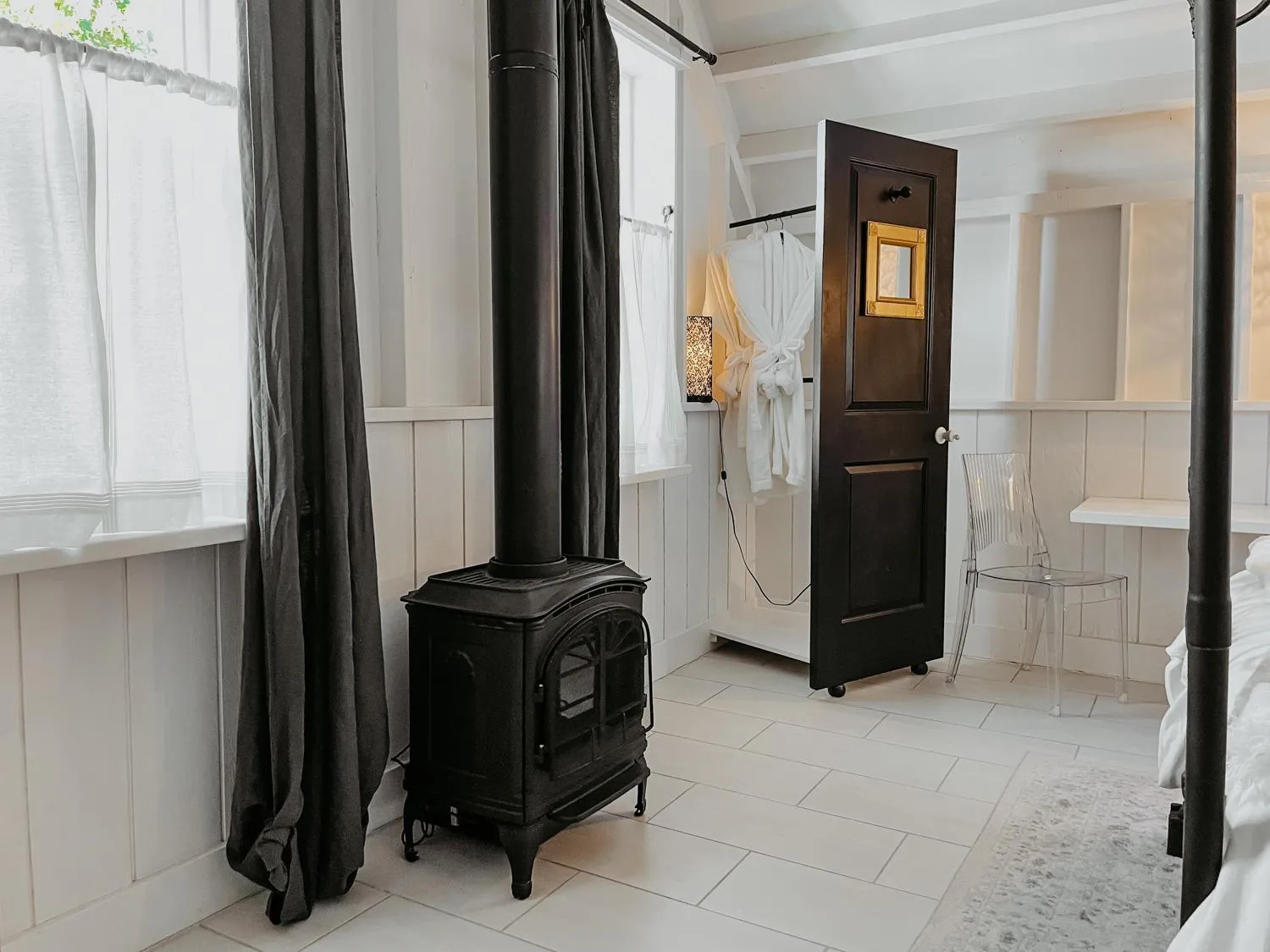 flat iron, Bed in Inn Santa Clara