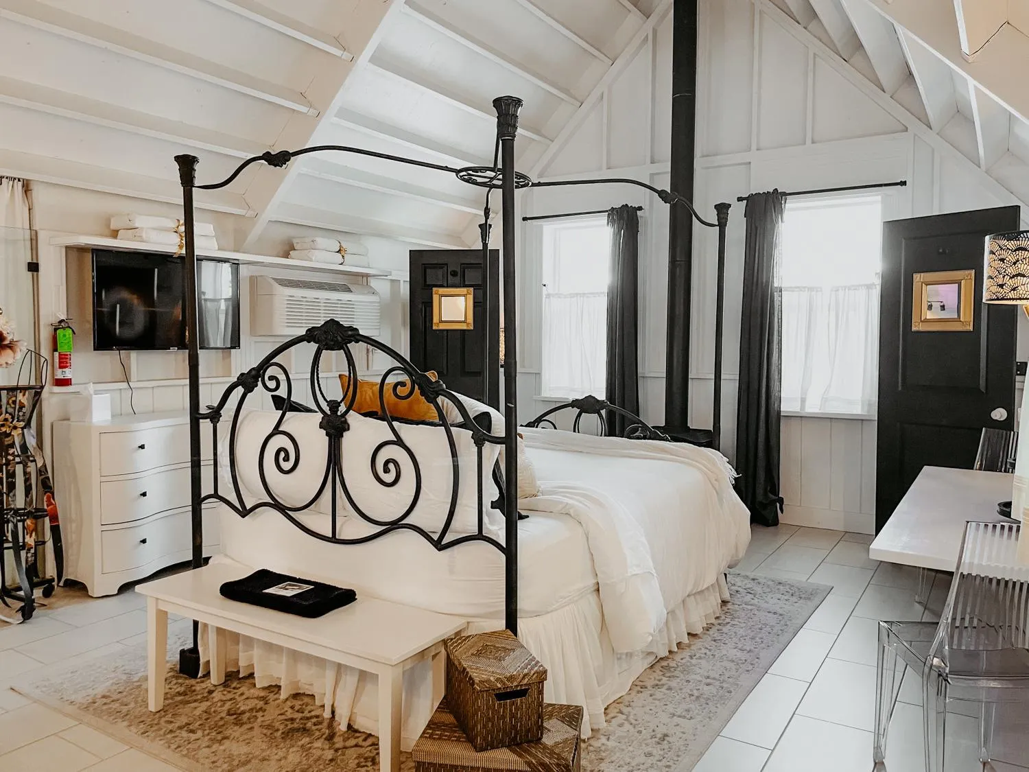 Photo of the whole room, Bed in Inn Santa Clara