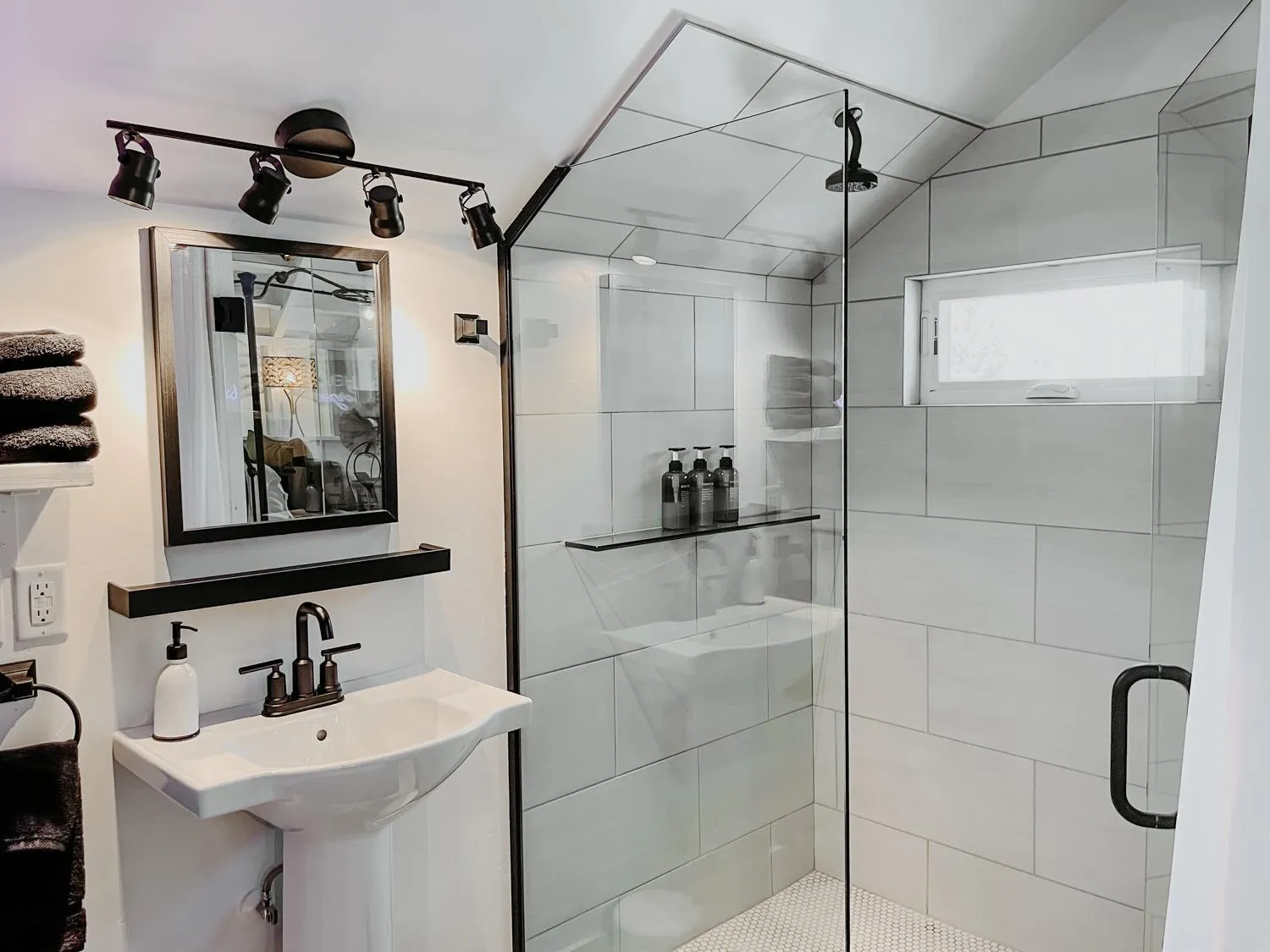 Shower in Inn Santa Clara