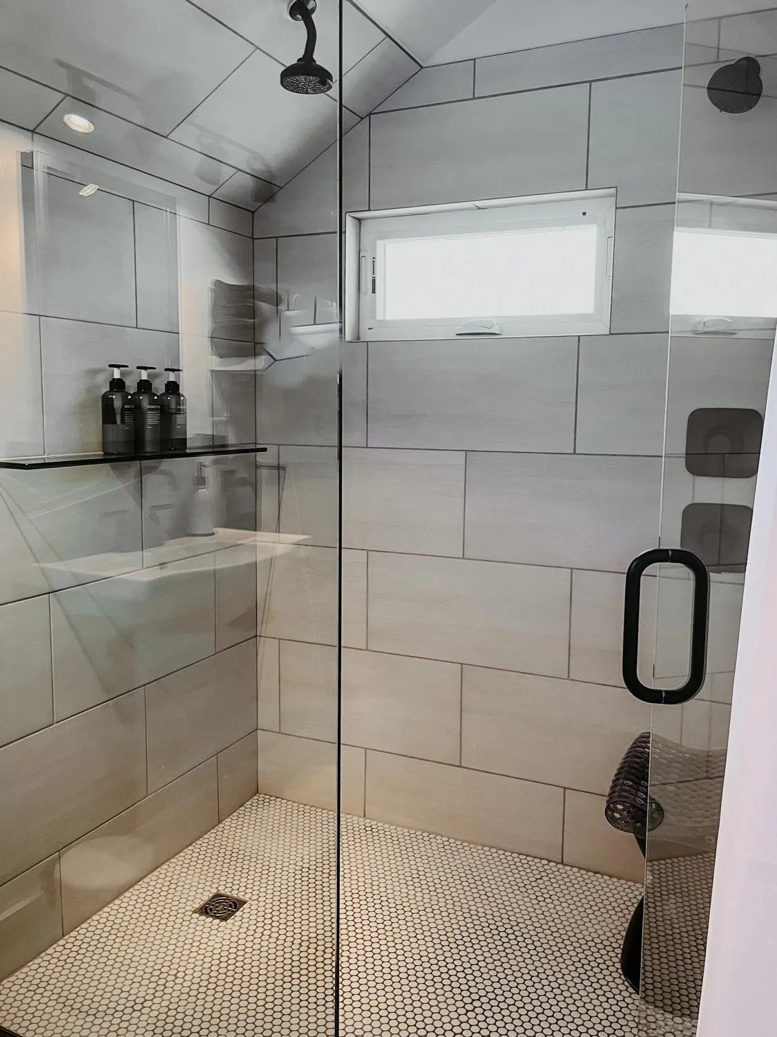 Shower in Inn Santa Clara