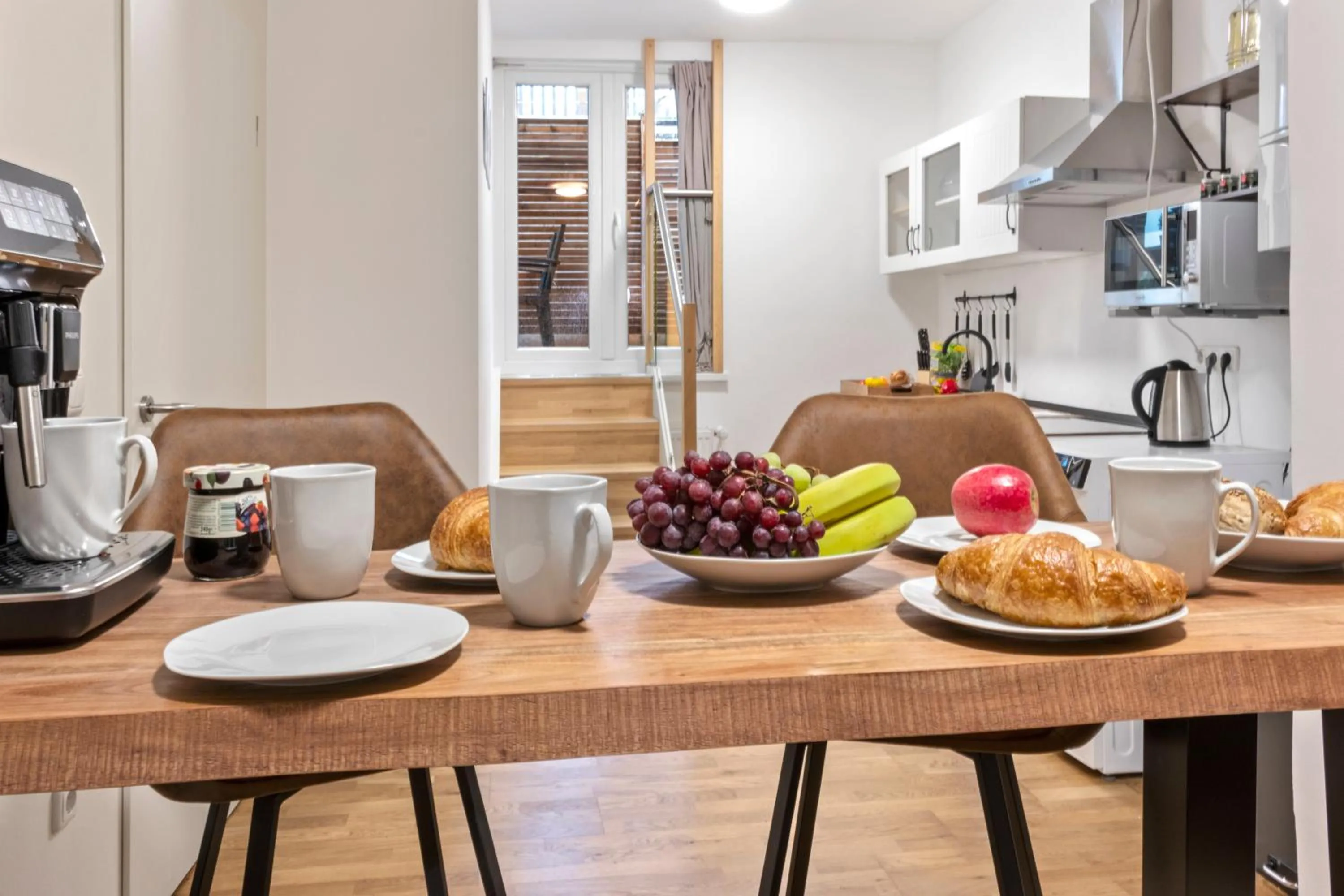Altstadt - Exklusive 3-Zi-Wohnung für 6 Personen mit 90 qm, großer Dachterrasse, Parkplatz, WLAN
