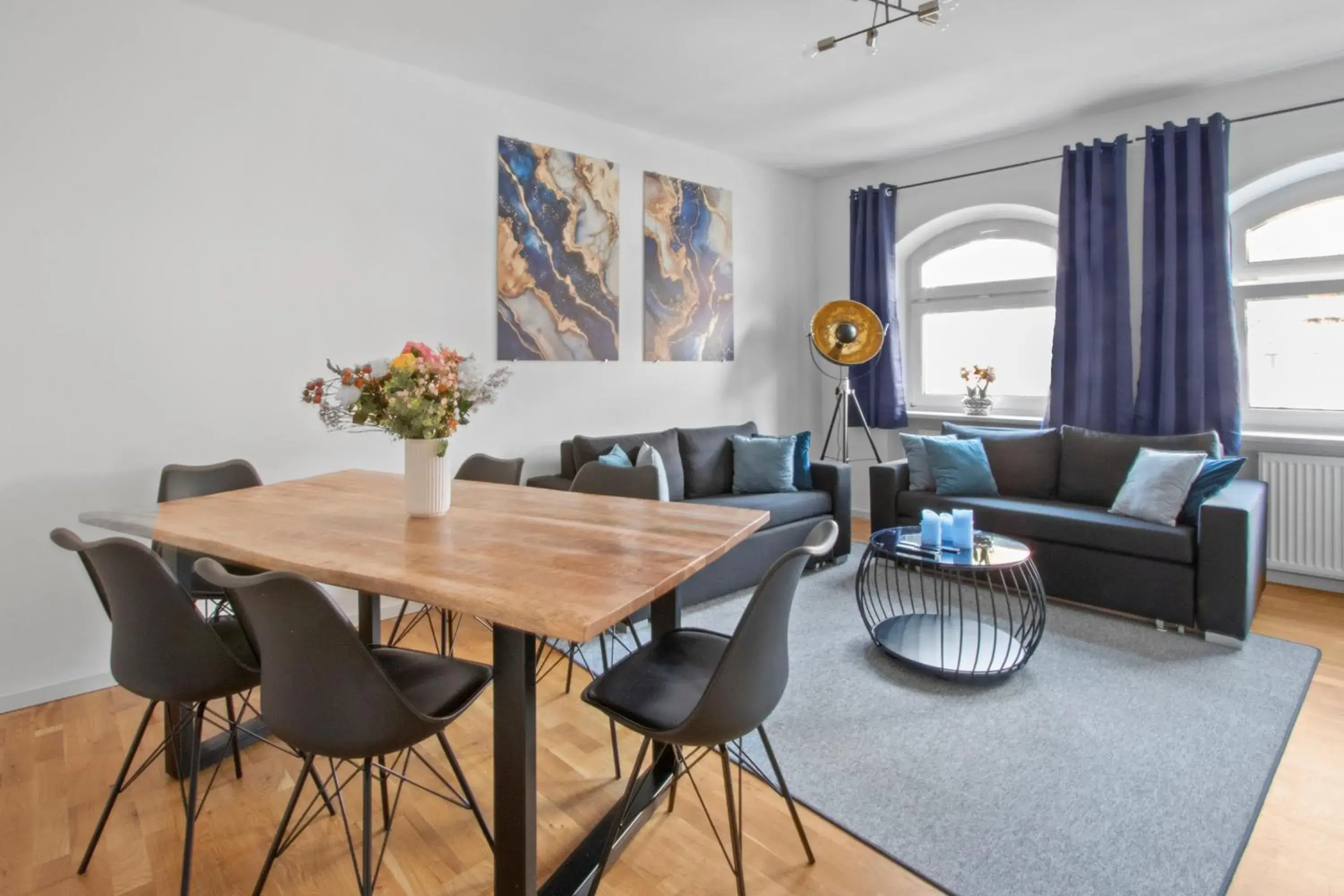 Altstadt - Exklusive 3-Zi-Wohnung für 6 Personen mit 90 qm, großer Dachterrasse, Parkplatz, WLAN Altstadt - Exklusive 3-Zi-Wohnung für 6 Personen mit 90 qm, großer Dachterrasse, Parkplatz, WLAN