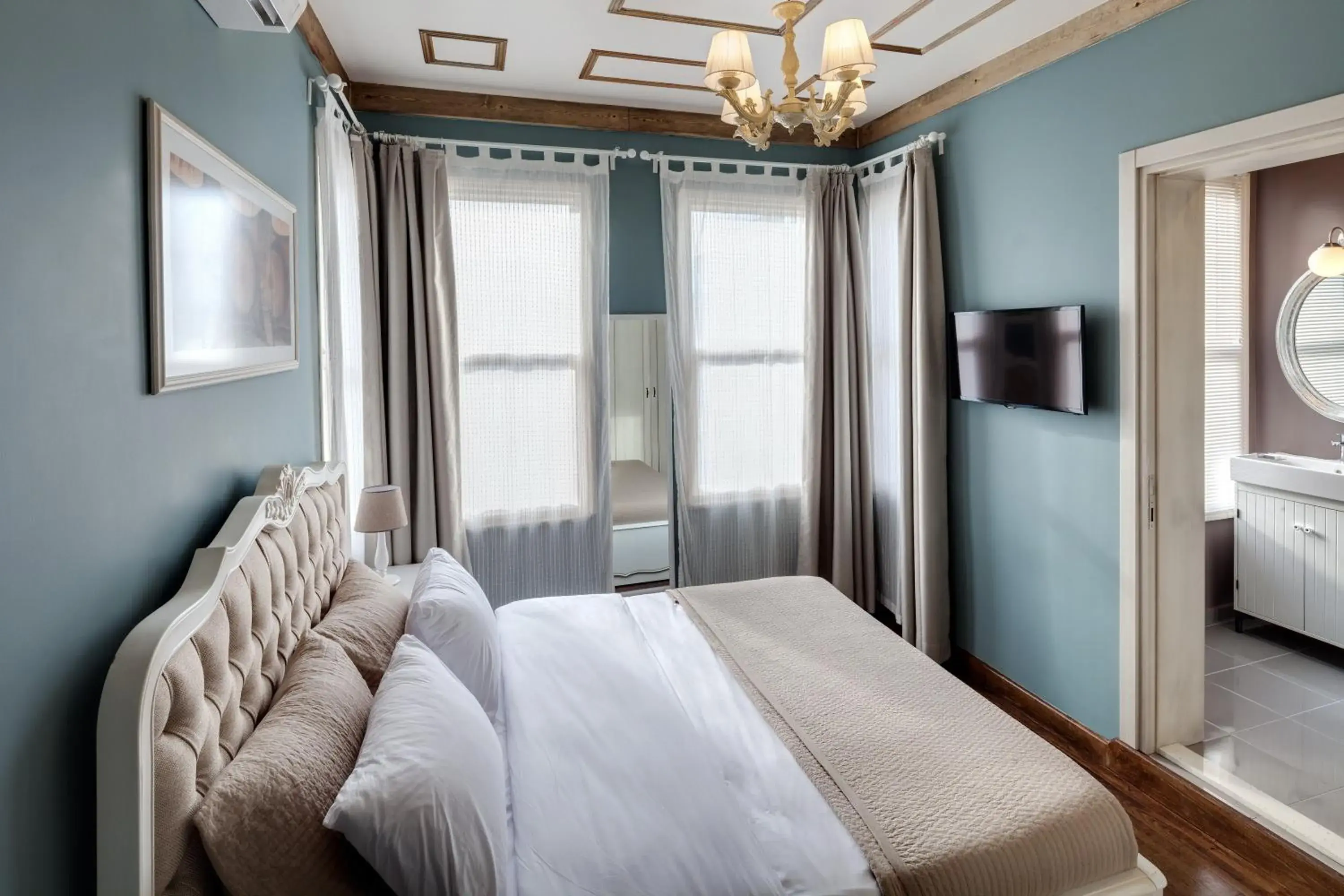 Deluxe Double Room in Loka Suites Deluxe Double Room in Loka Suites