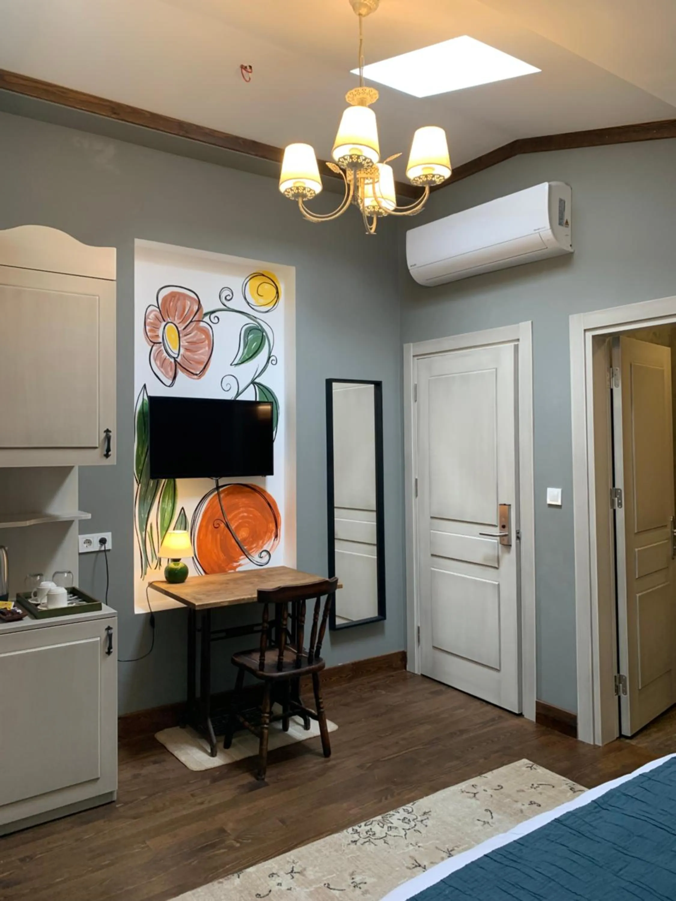 Photo of the whole room in Loka Suites