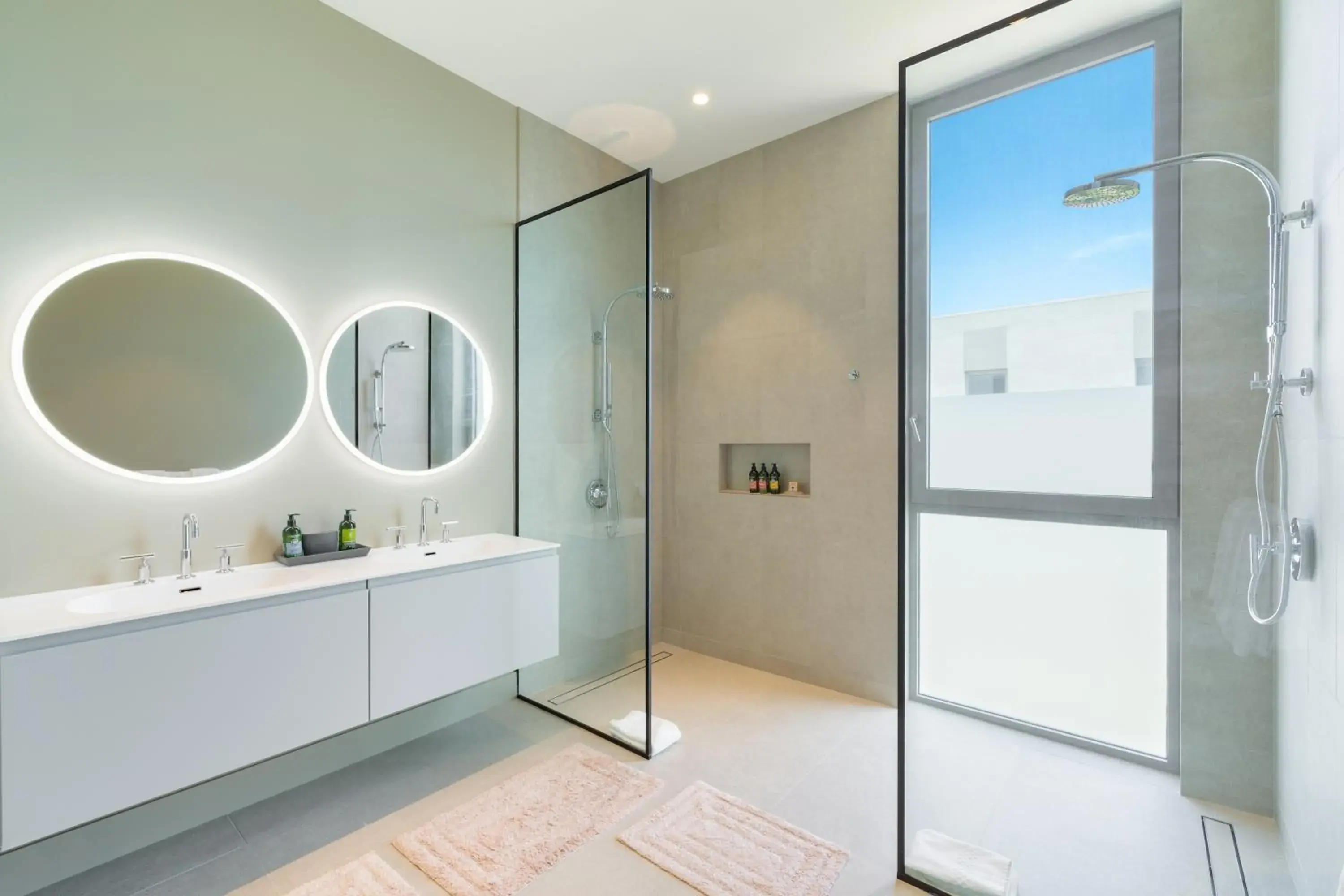 Ocean Estate Reef 5 Bedroom Including Guest house in South Bank Ocean Estate Reef 5 Bedroom Including Guest house in South Bank